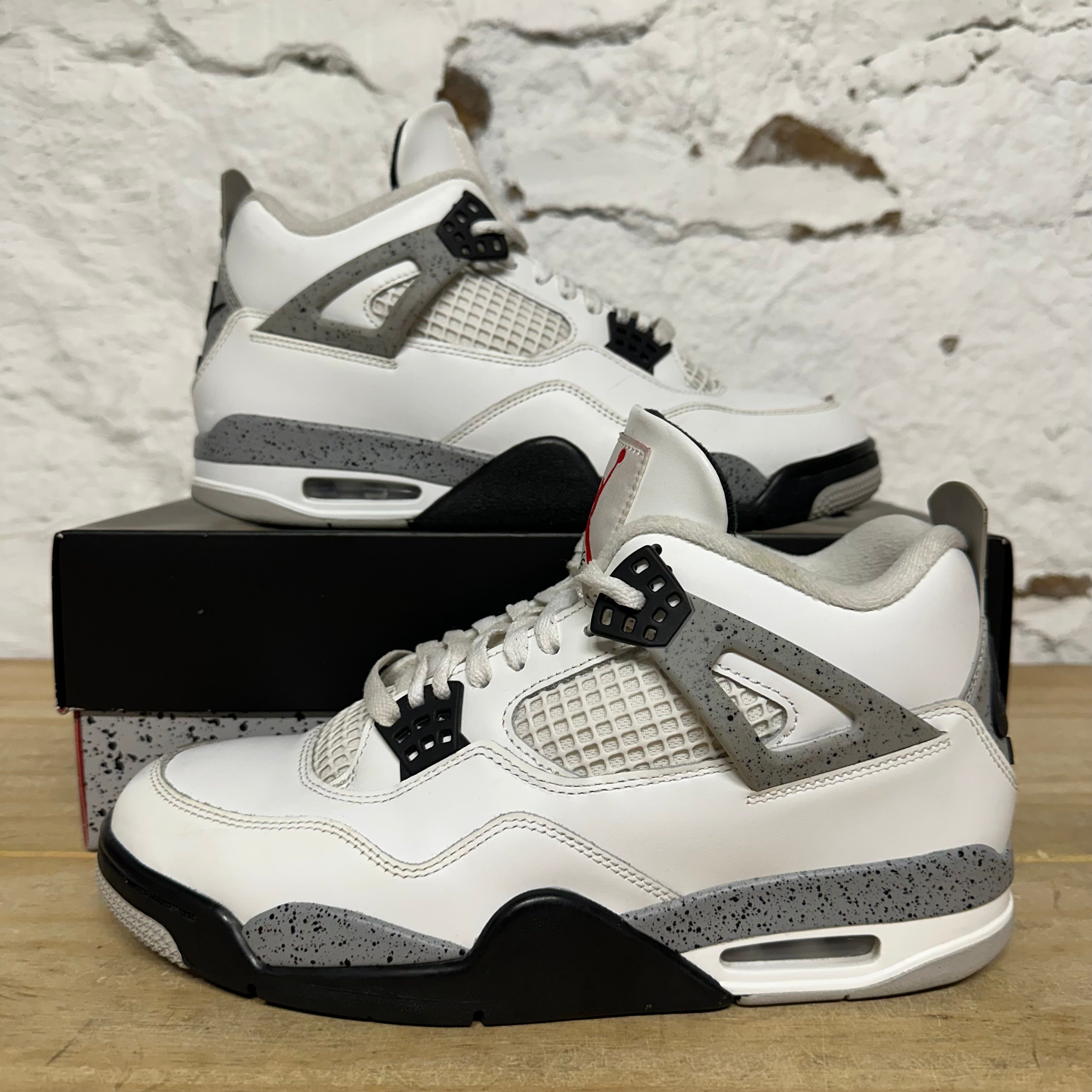 Air Jordan 4 White Cement (2025) Sz 9