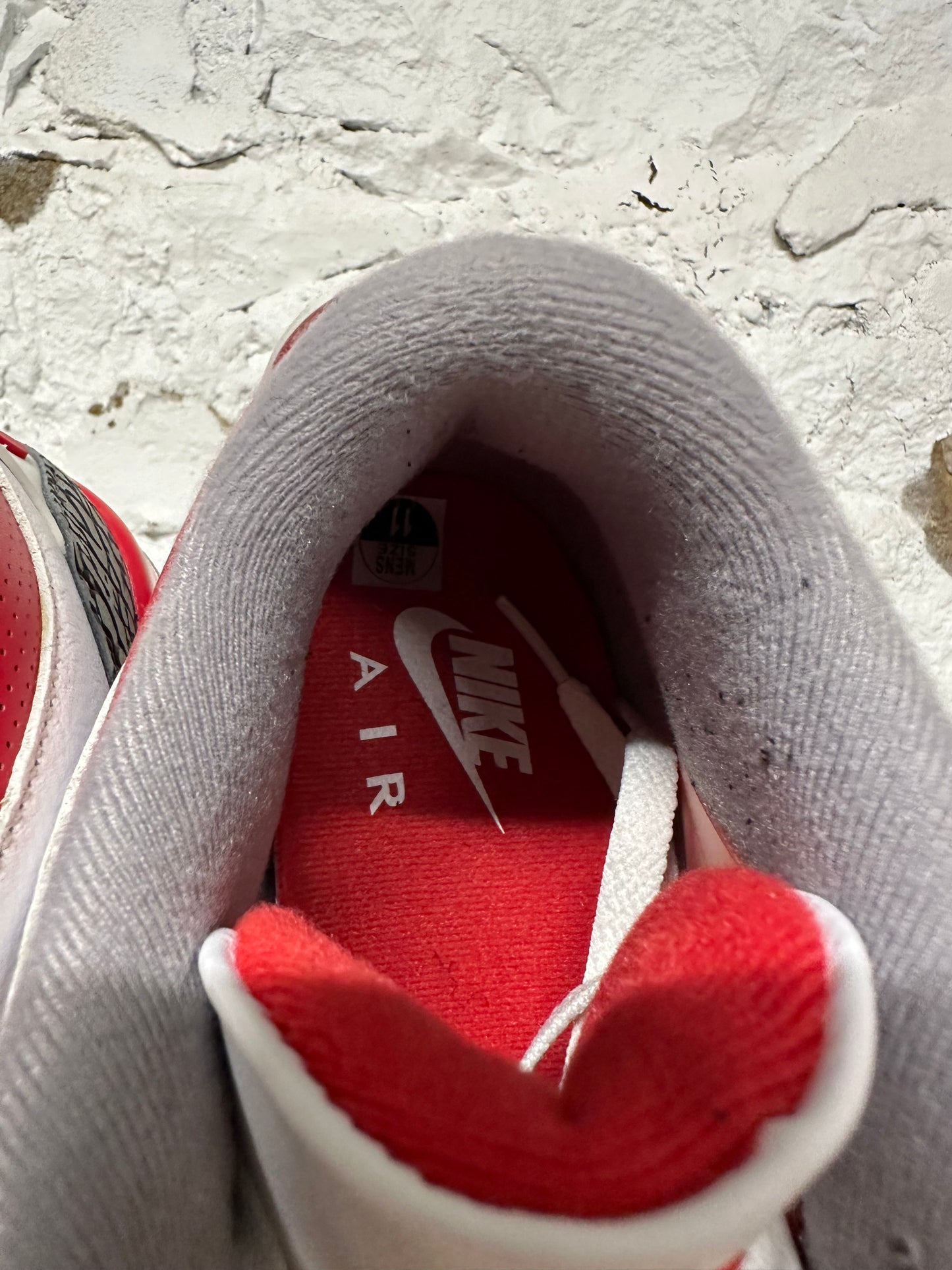 Air Jordan 3 Fire Red Sz 11