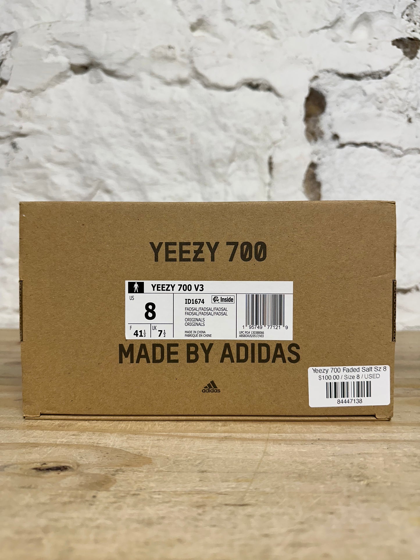Yeezy 700 Faded Salt Sz 8