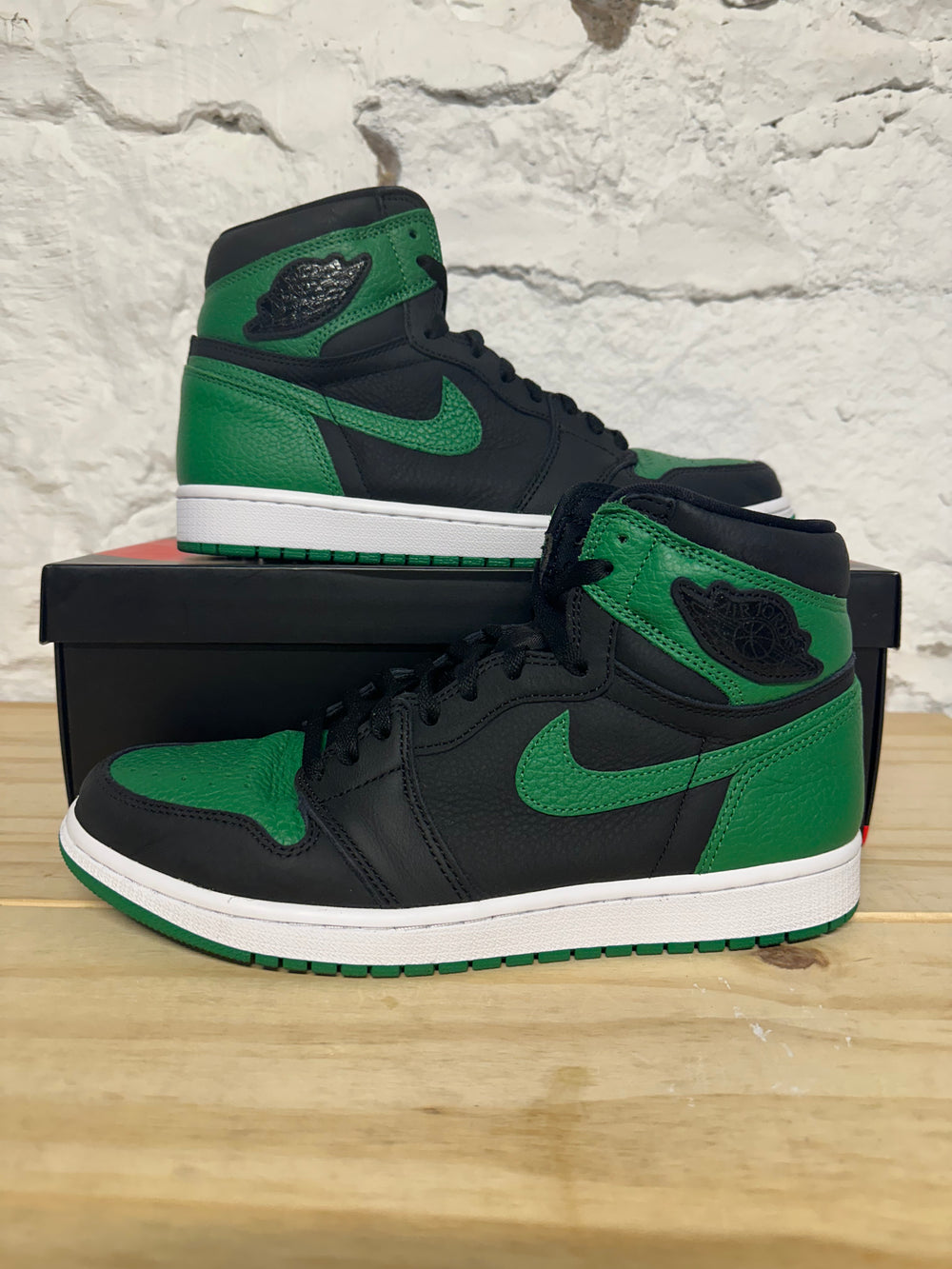 Air Jordan 1 High Pine Green 2.0 Sz 10