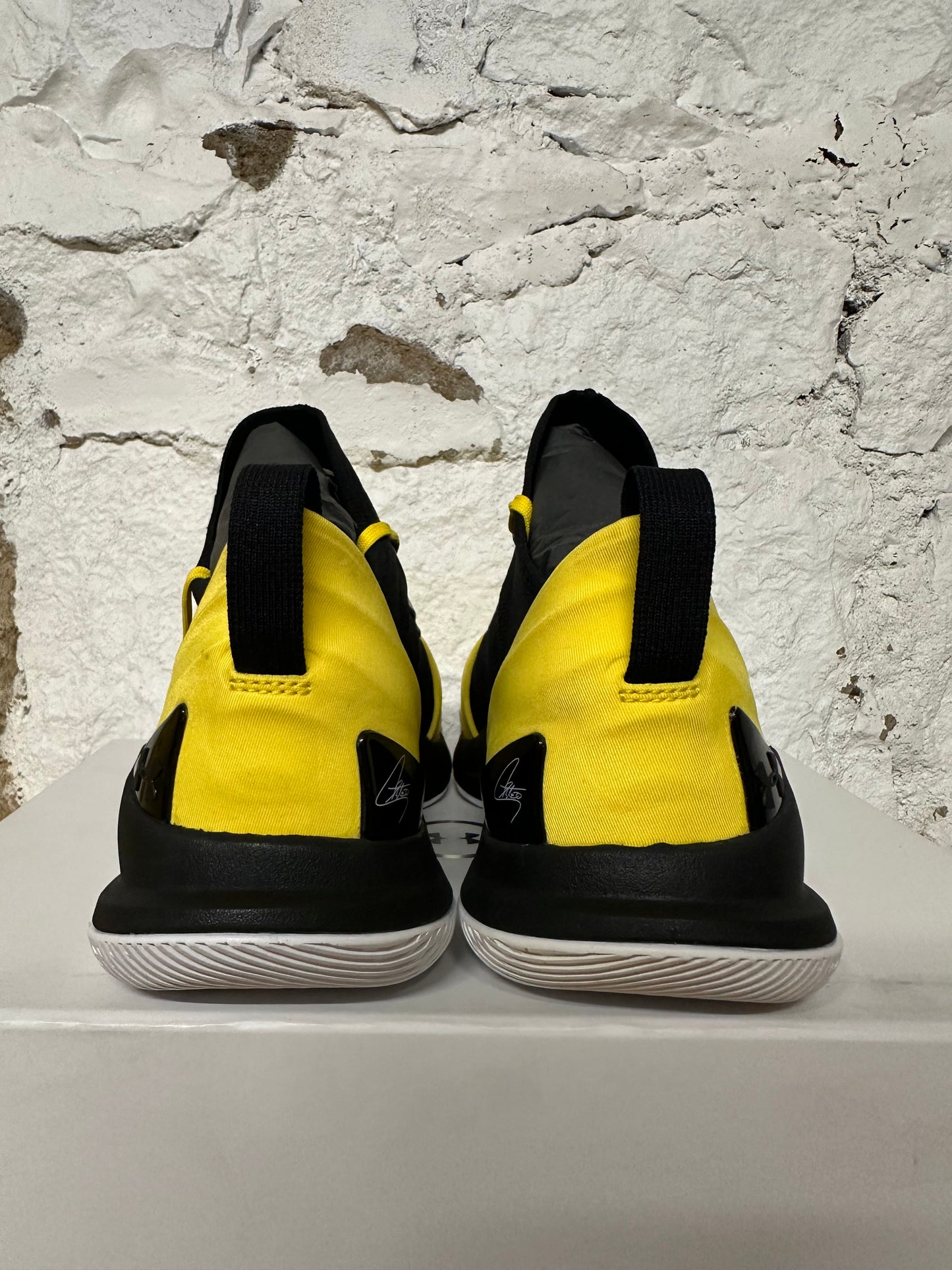 Under Armour Curry Icon 5 Custom Black Yellow Sz 10.5 DS