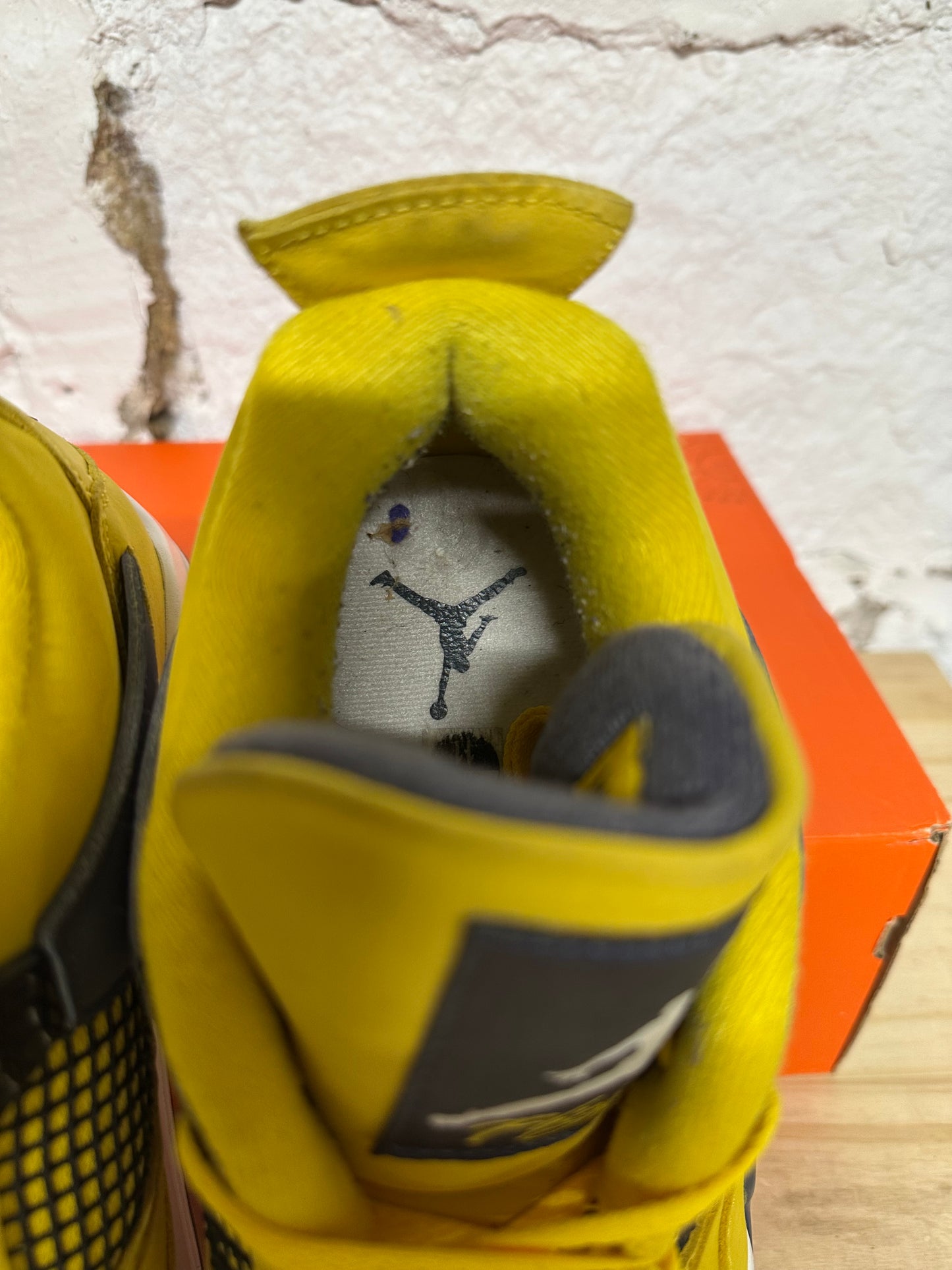 Air Jordan 4 Lightning (B-Grade) Sz 11