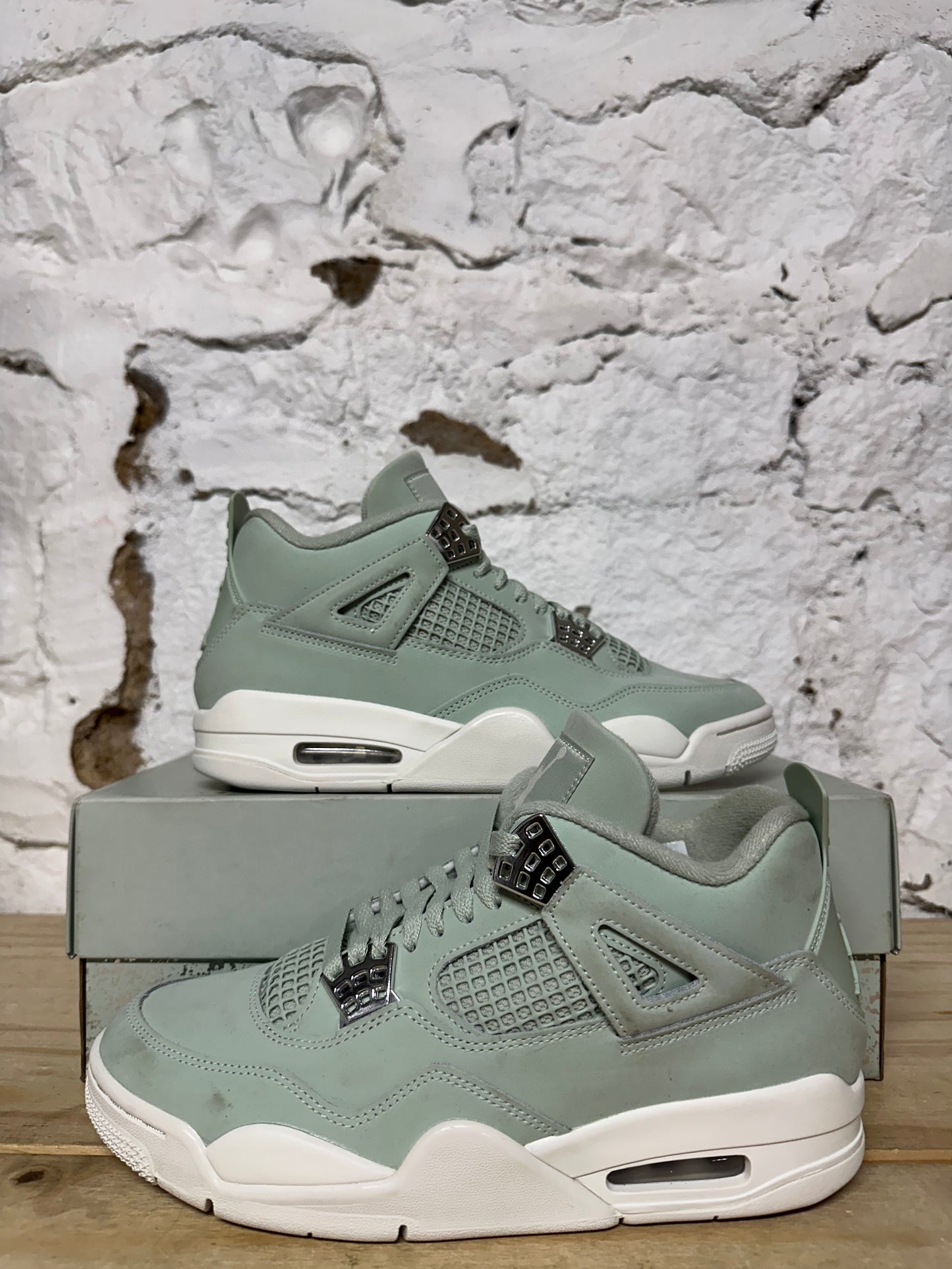 Air Jordan 4 Seafoam Sz 8 (9.5W)