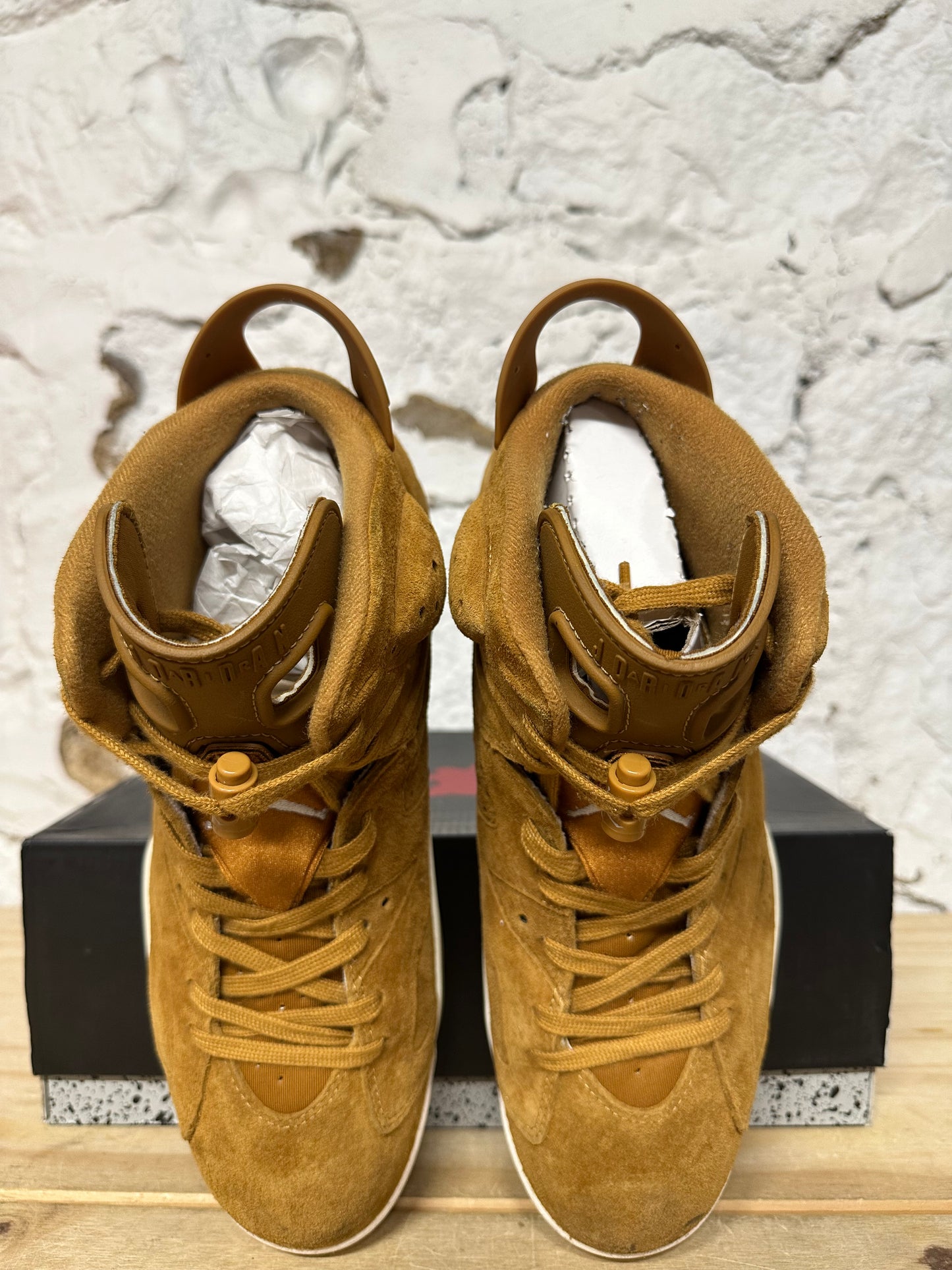 Air Jordan 6 Wheat Sz 10.5