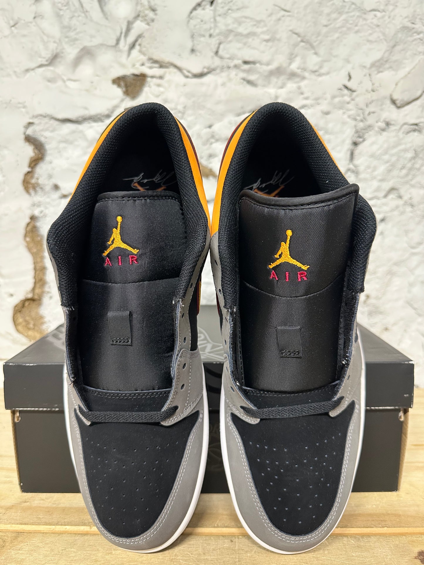 Air Jordan 1 Low Black Vivid Orange Sz 14 DS