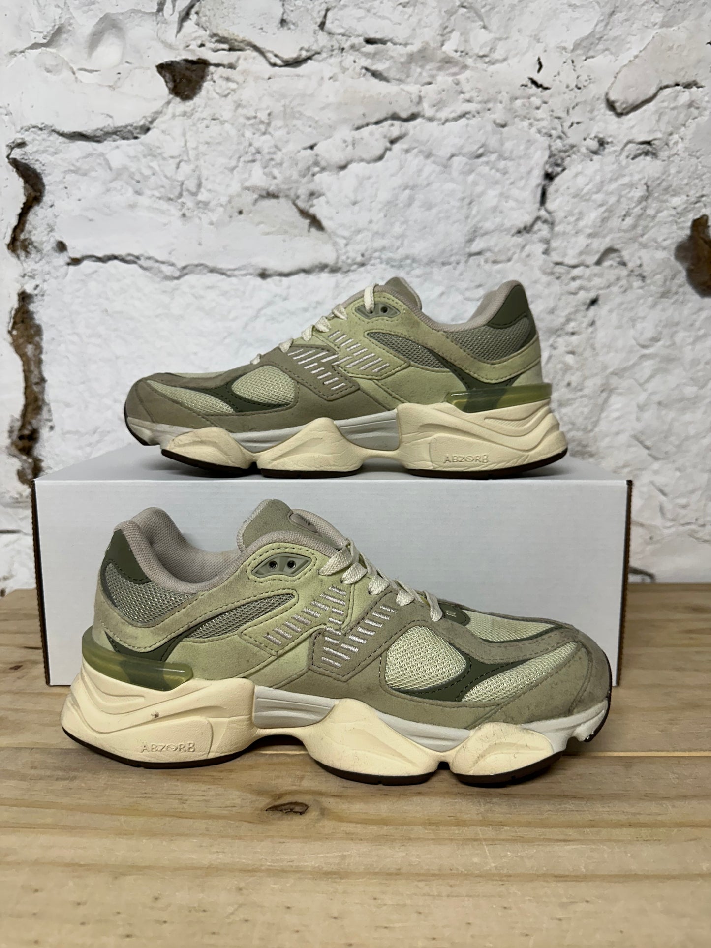 New Balance 9060 Mint Green Sz 6.5