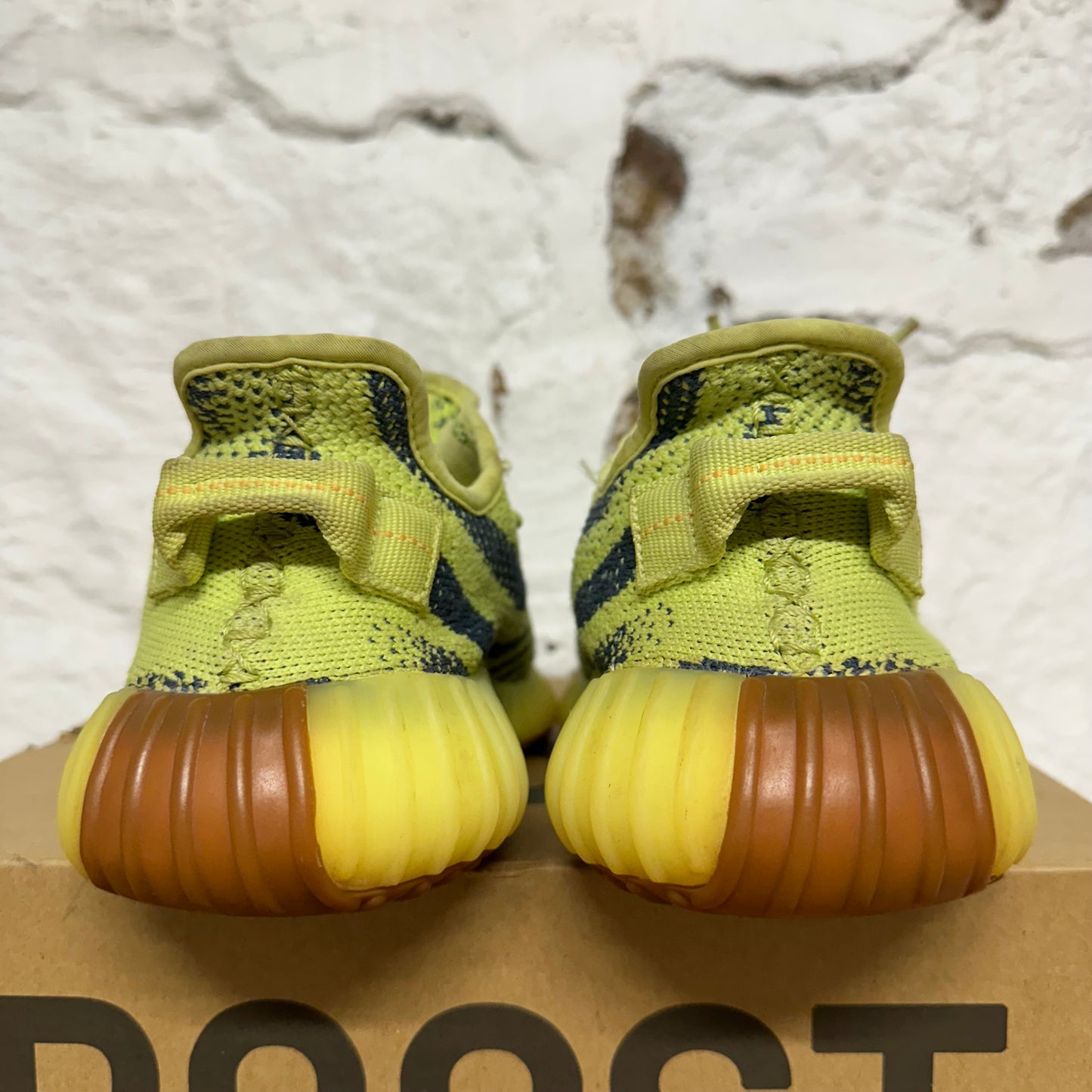 Yeezy 350 V2 Frozen Yellow Sz 7