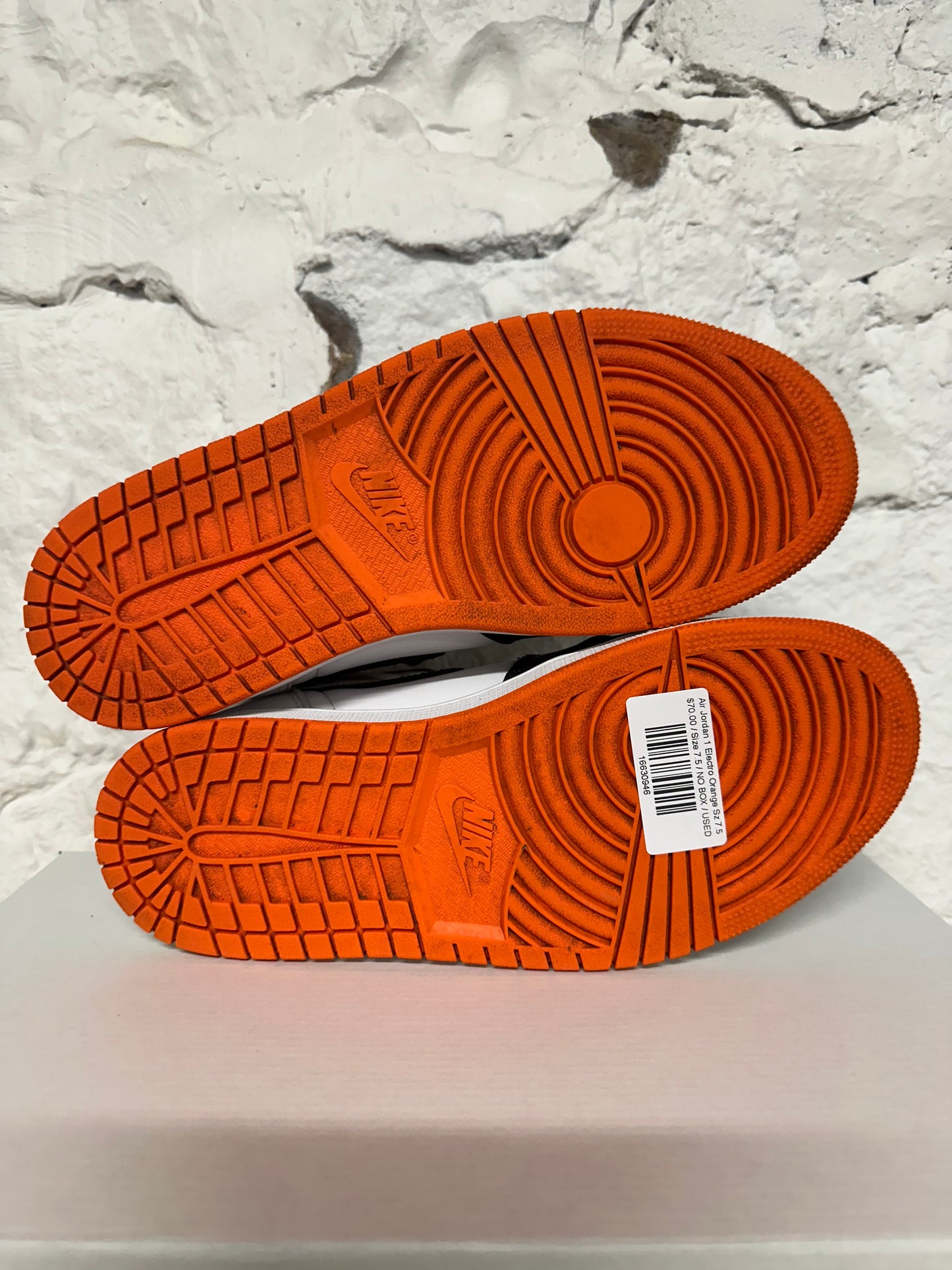 Air Jordan 1 High Electro Orange Sz 7.5