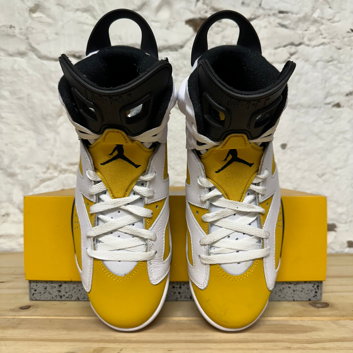Air Jordan 6 Yellow Ochre Sz 8.5