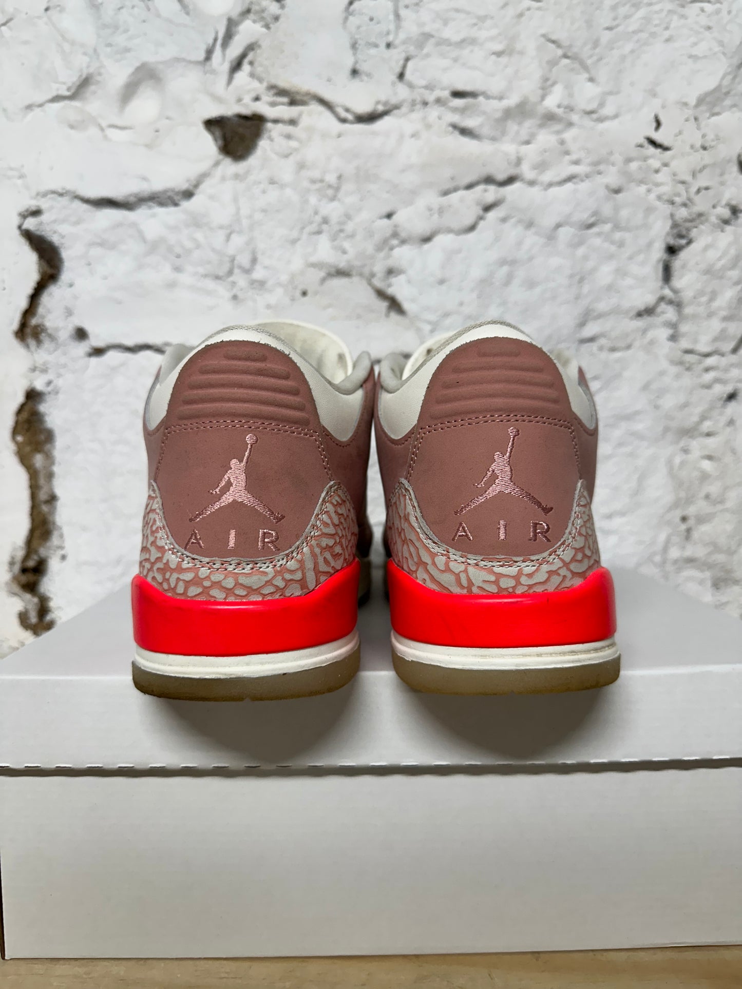 Air Jordan 3 Rust Pink Sz 9.5 (11W)