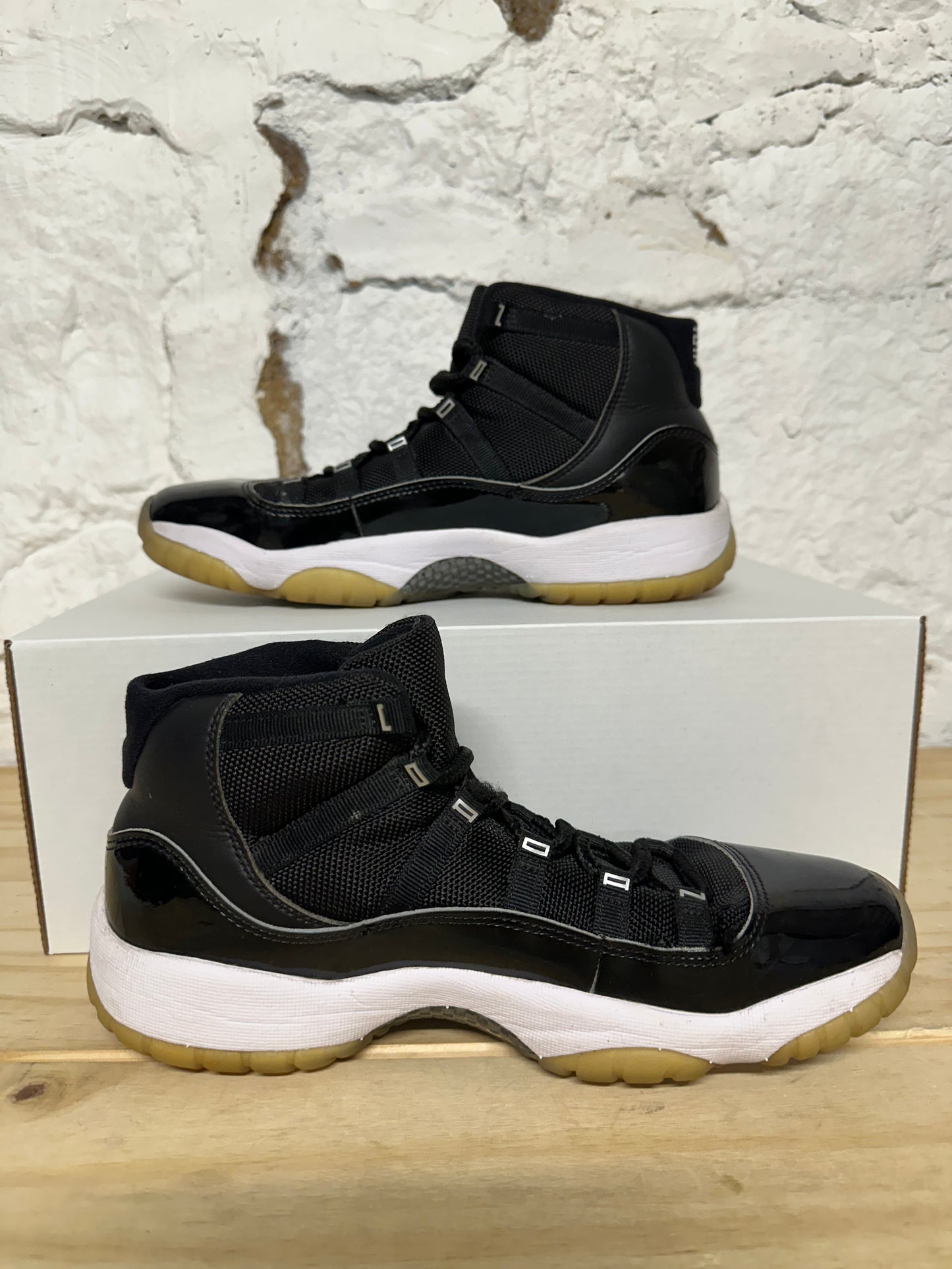 Air Jordan 11 High Jubilee Sz 7Y