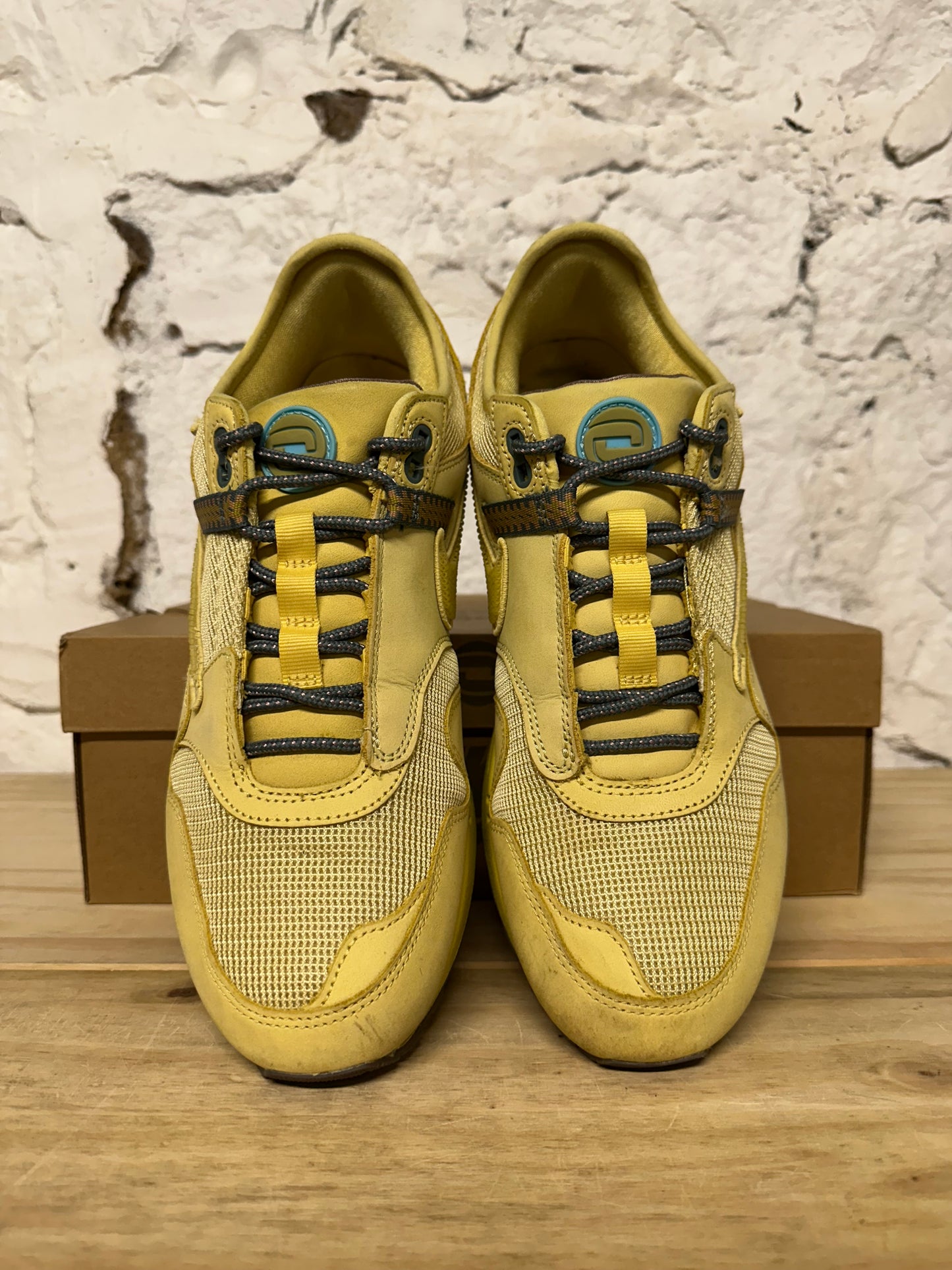 Nike Air Max 1 Travis Scott Saturn Gold Sz 11.5