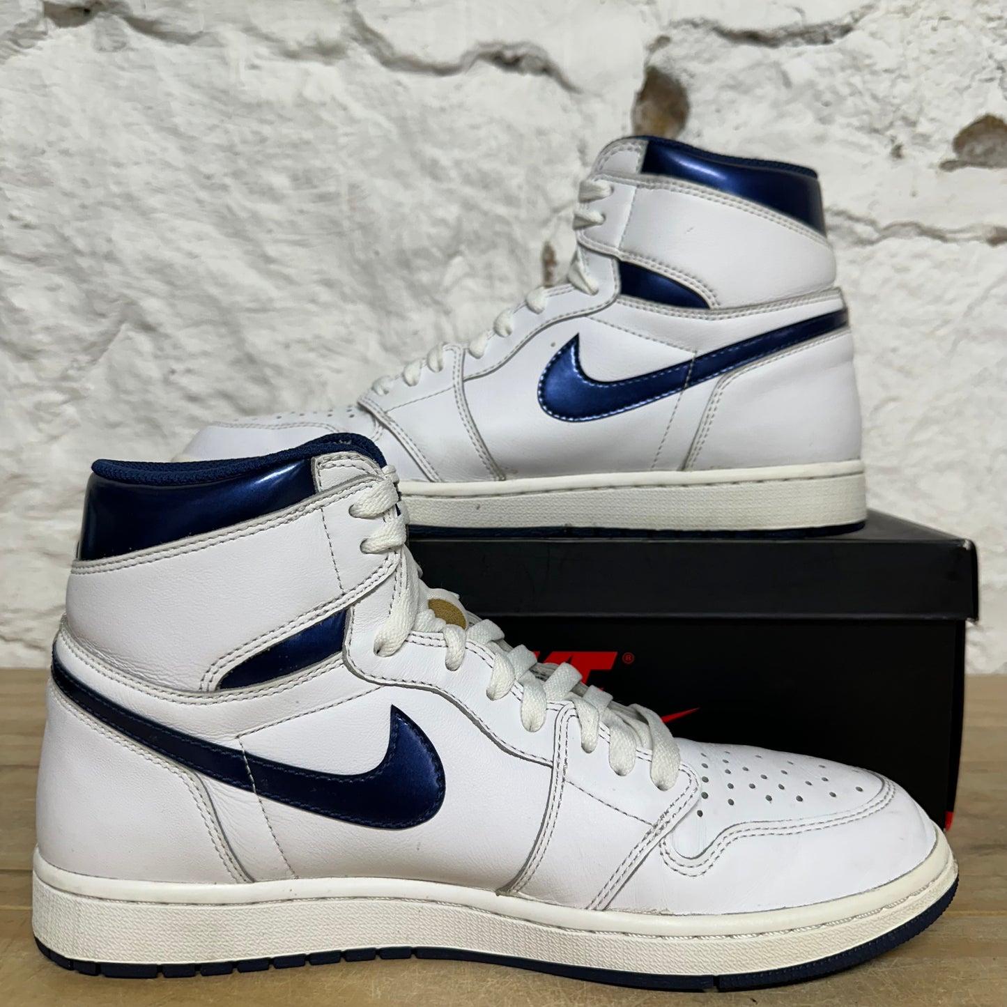 Air Jordan 1 High Metallic Navy Sz 10.5