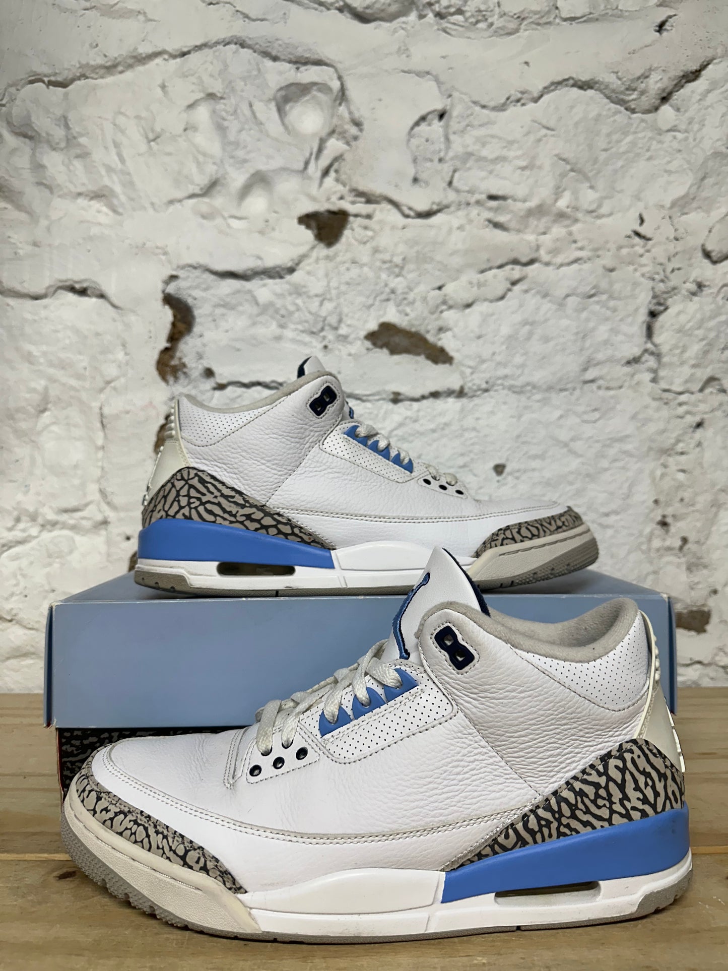 Air Jordan 3 UNC Sz 11