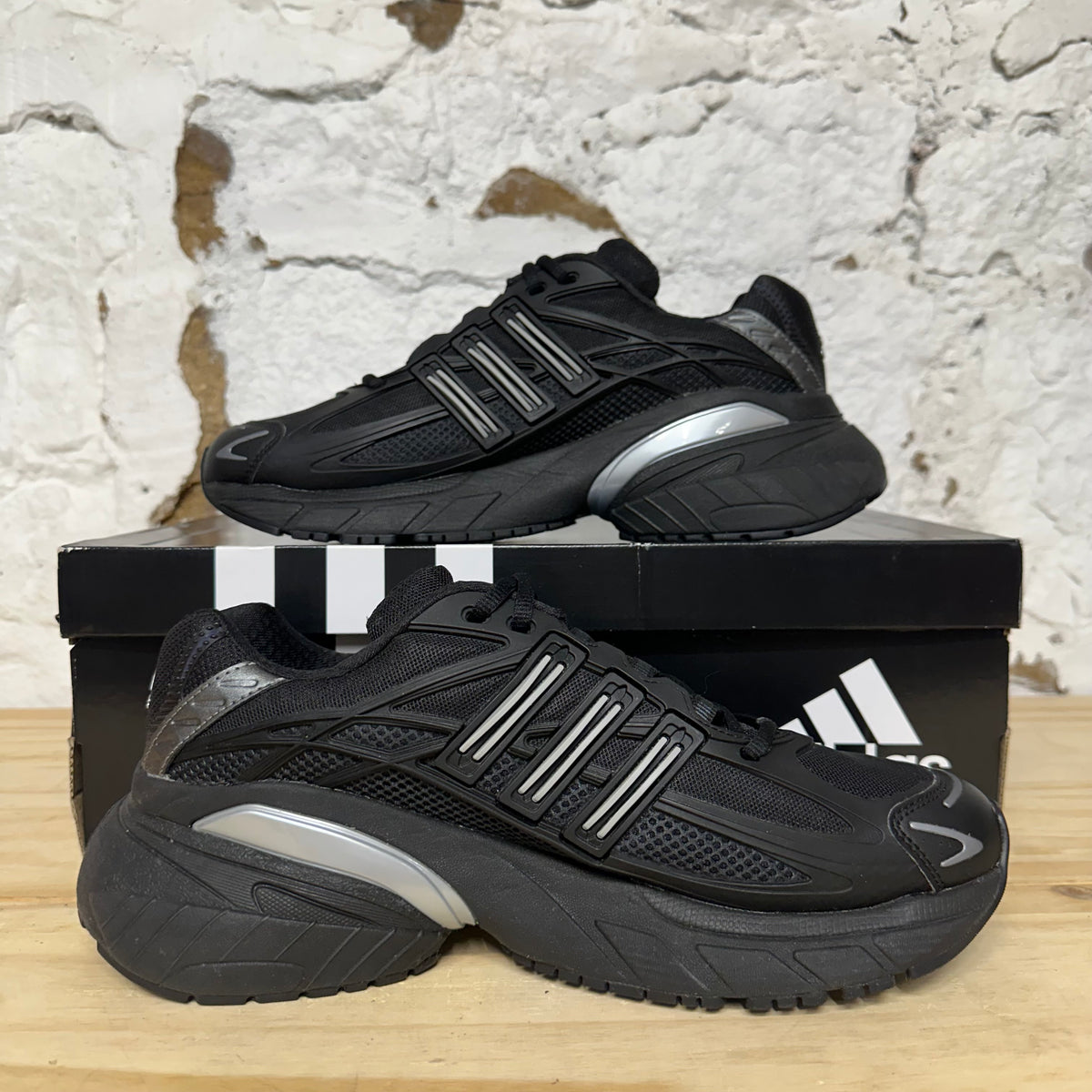 Adidas Adistar XLG 2.0 Black Sz 9