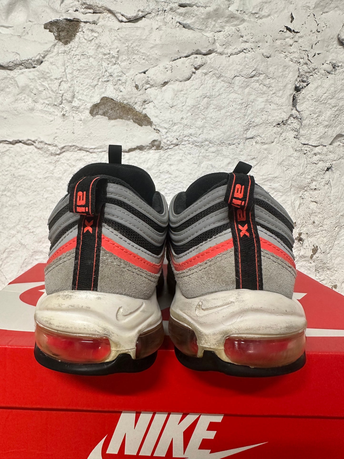 Nike Air Max 97 Wolf Grey Radiant Red Sz 9