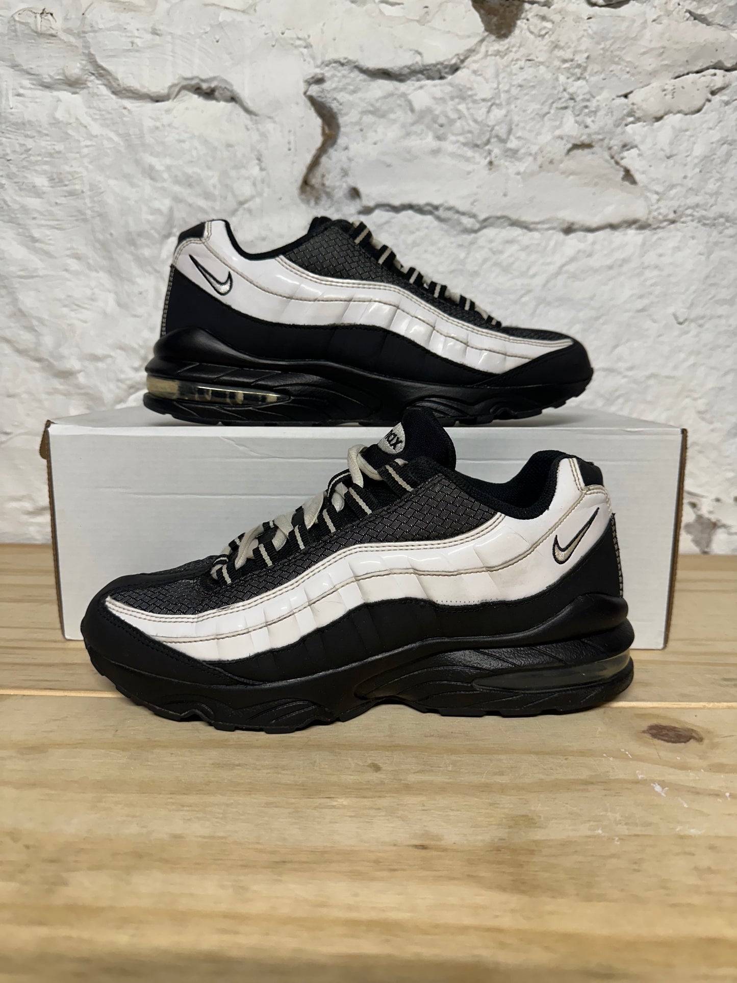 Nike Air Max 95 Black White Sz 7Y