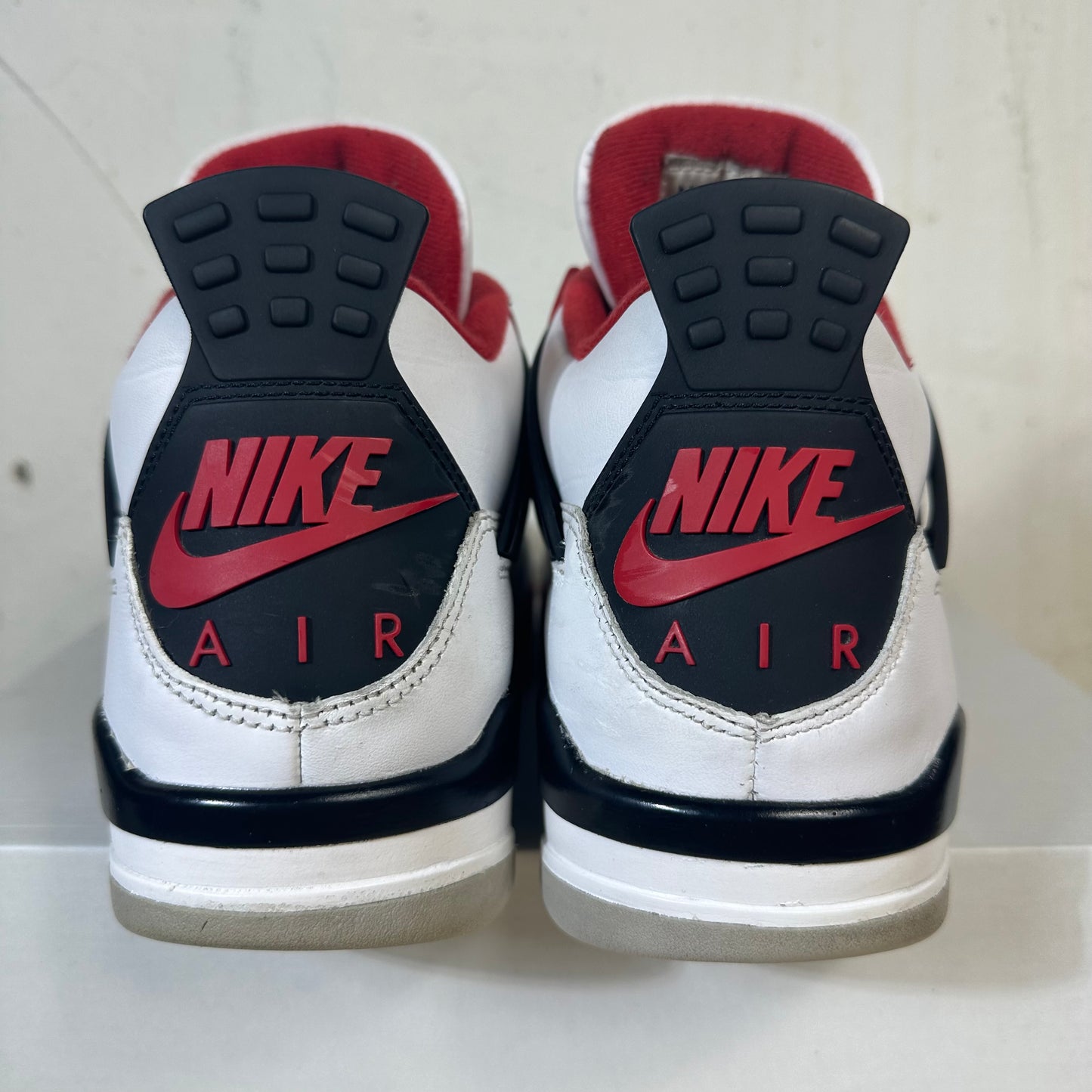 Air Jordan 4 Fire Red Sz 9
