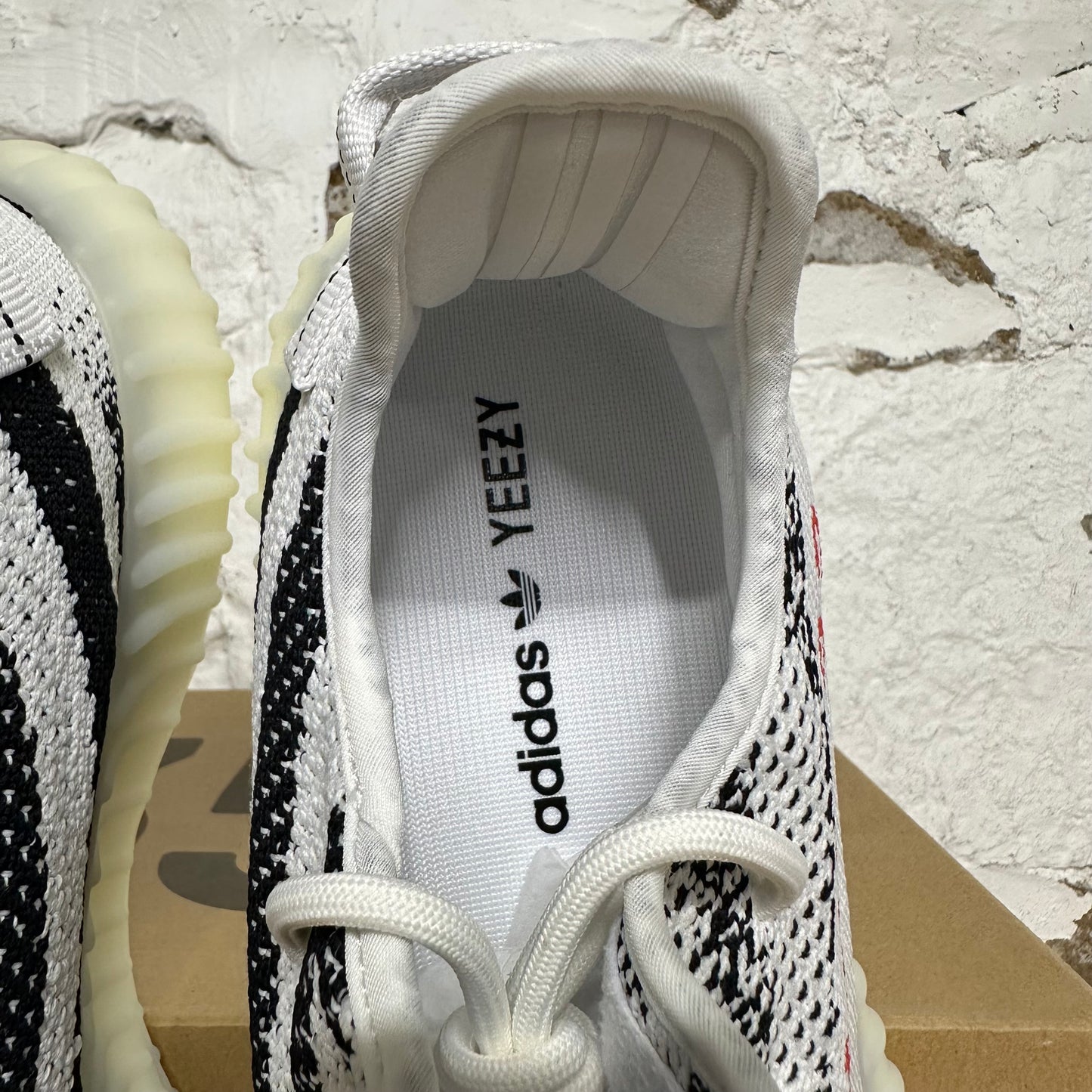 Yeezy 350 V2 Zebra Sz 11 DS