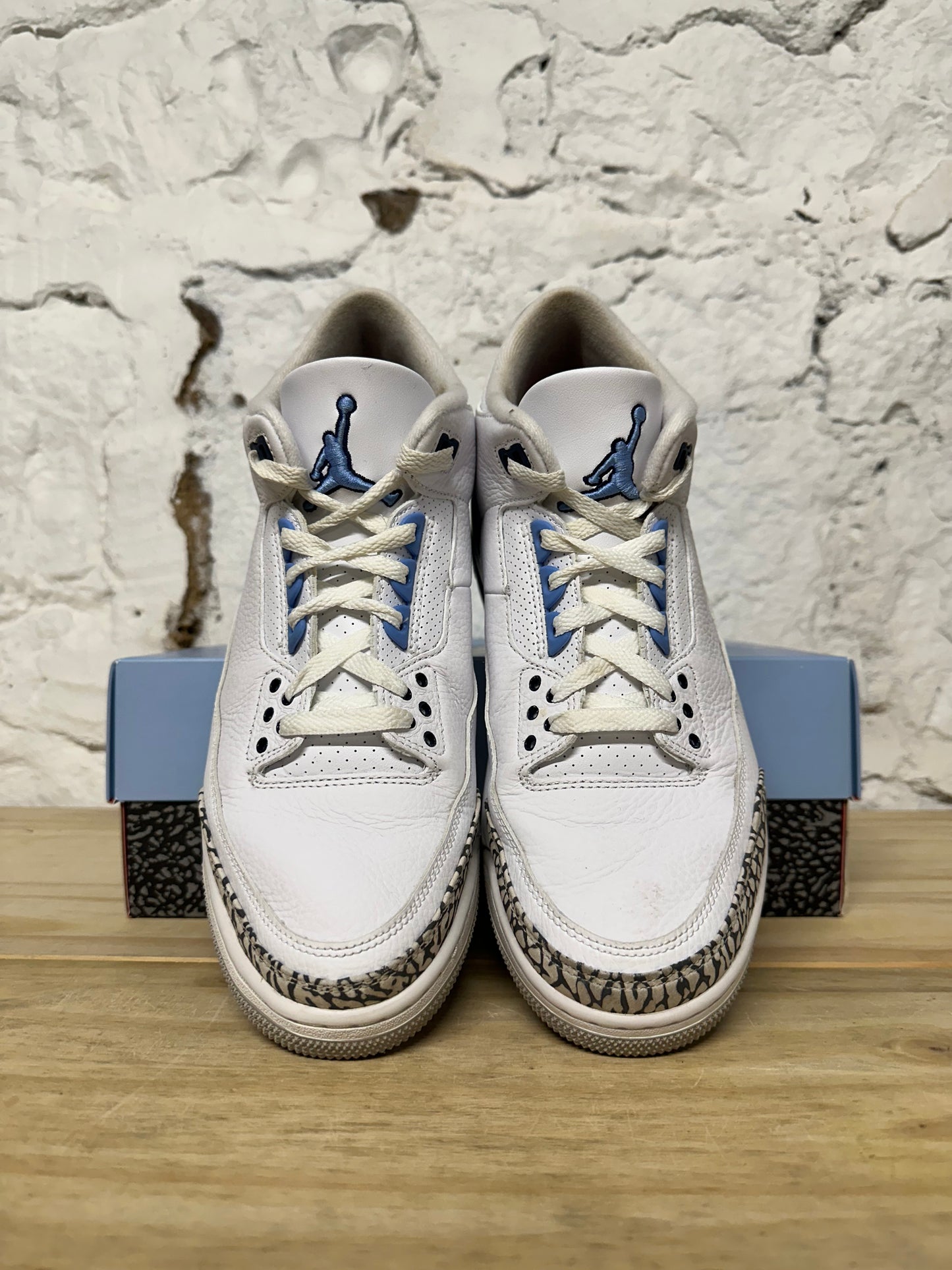 Air Jordan 3 UNC Sz 10