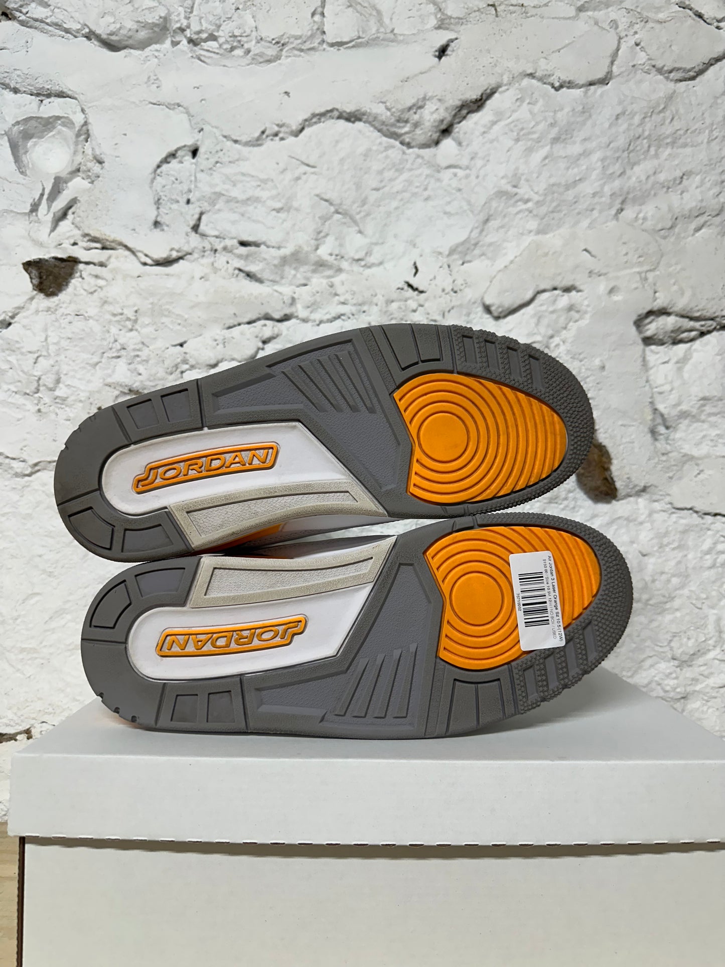 Air Jordan 3 Laser Orange Sz 10.5 (12W)