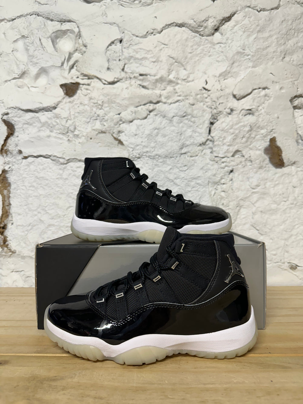 Air Jordan 11 High Jubilee Sz 5.5
