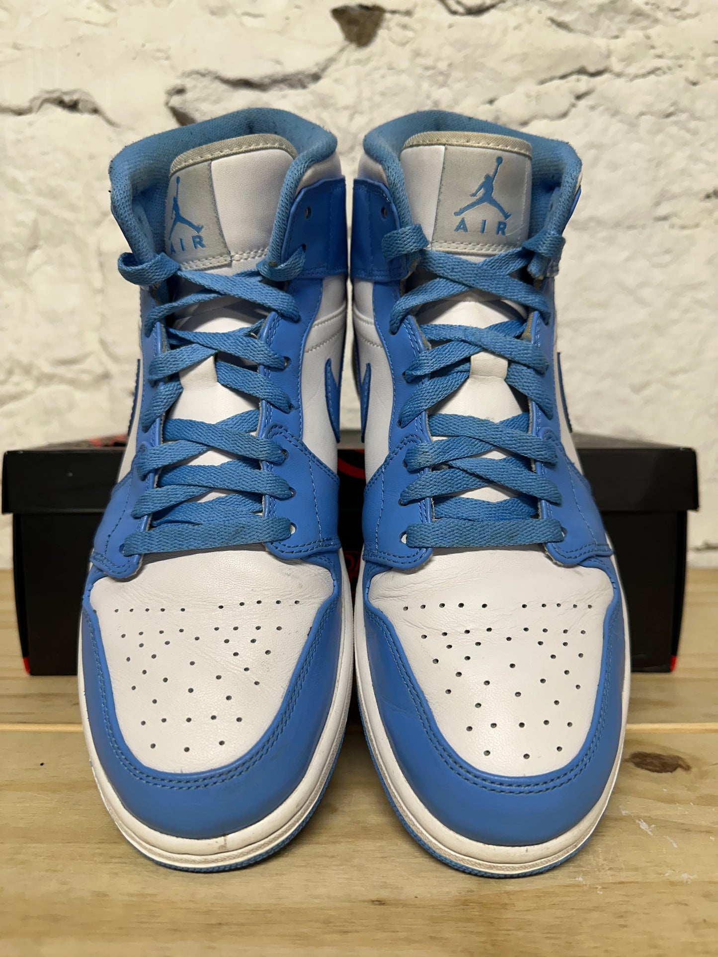 Air Jordan 1 Mid UNC Sz 10