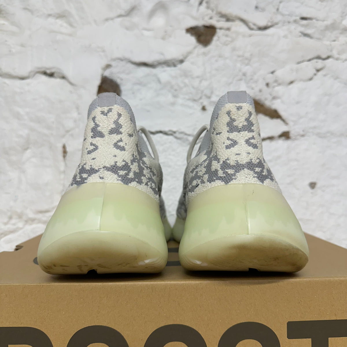 Yeezy 380 Boost Alien Sz 10.5