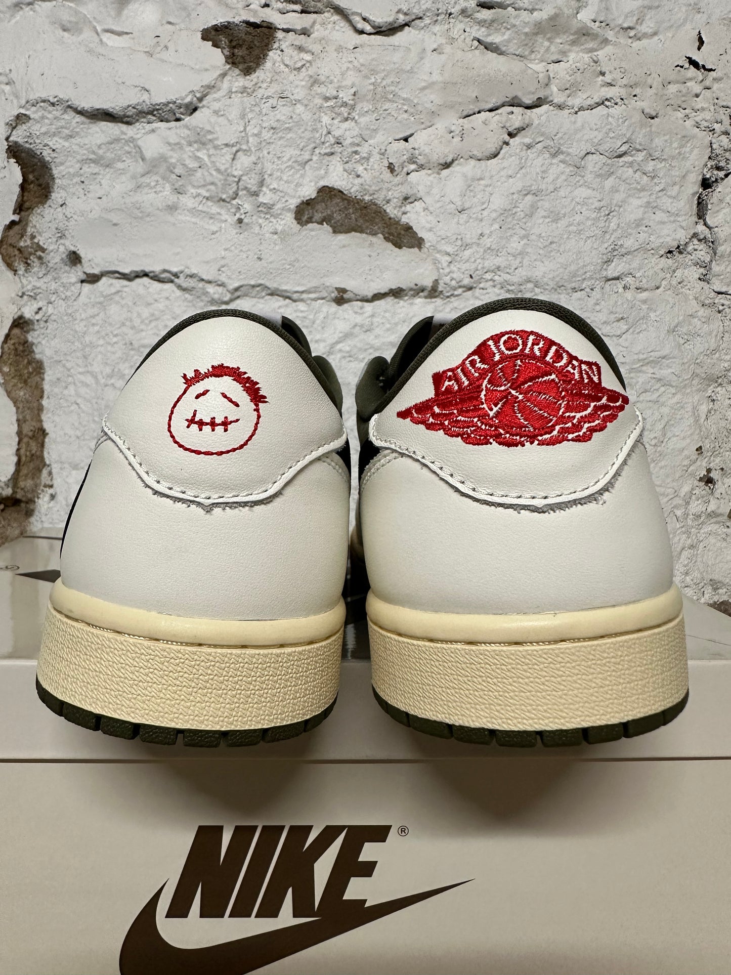 Air Jordan 1 Low Travis Scott Medium Olive Sz 10.5 DS