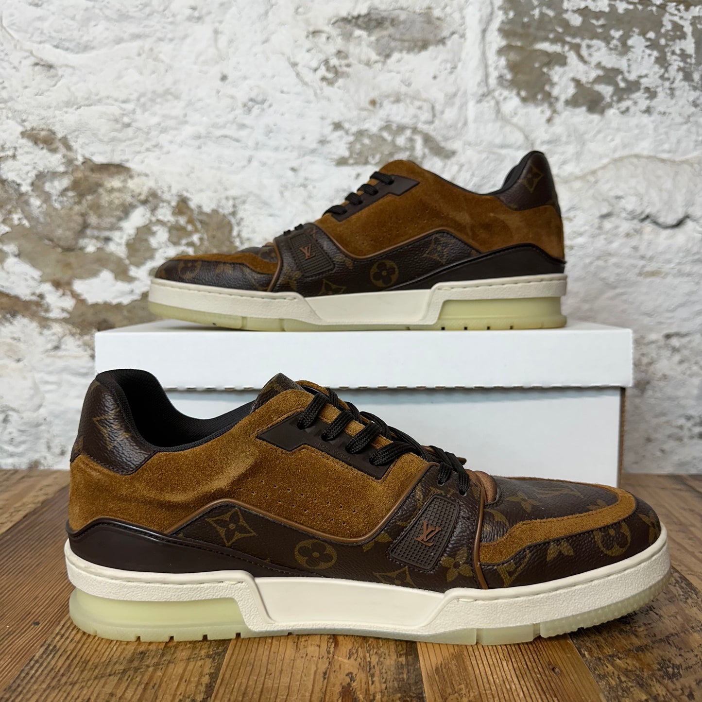 Louis Vuitton Brown Suede Monogram Trainer Sneaker Sz 9.5 (8LV) No Box