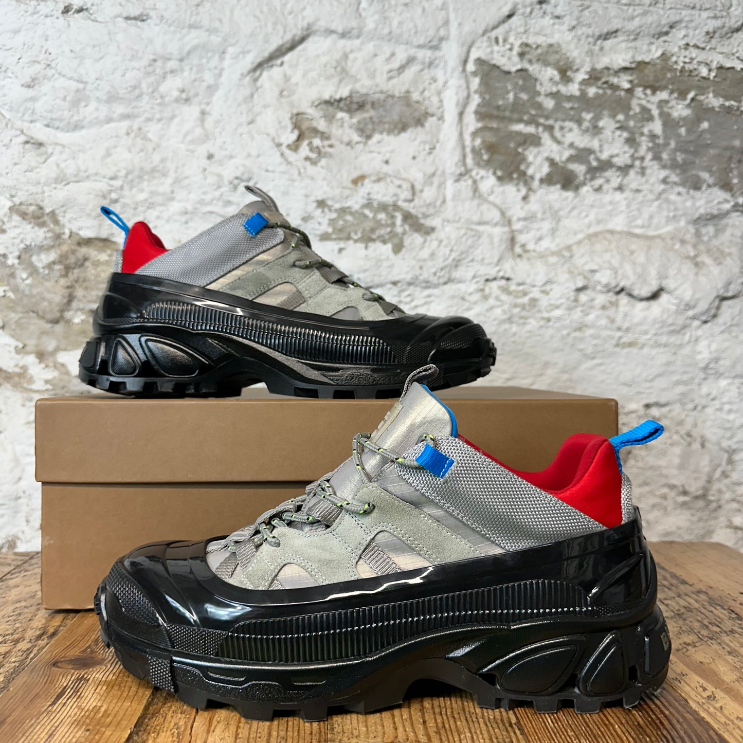 Burberry Arthur Red Grey Black Sneaker Sz 8 (41)