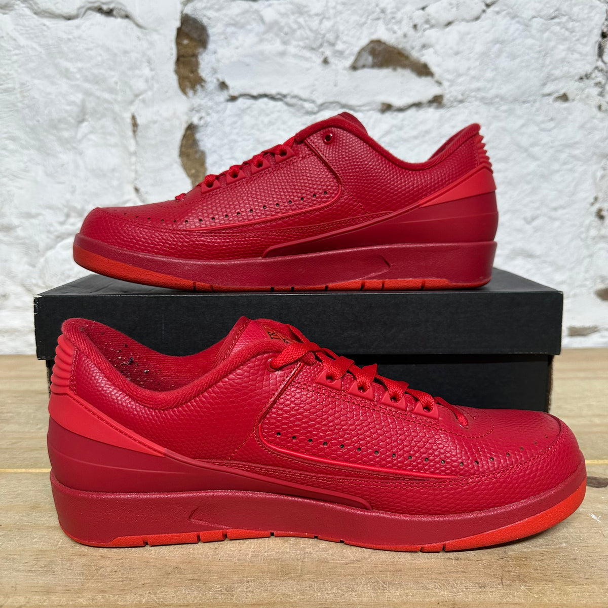 Air Jordan 2 Gym Red Sz 10.5