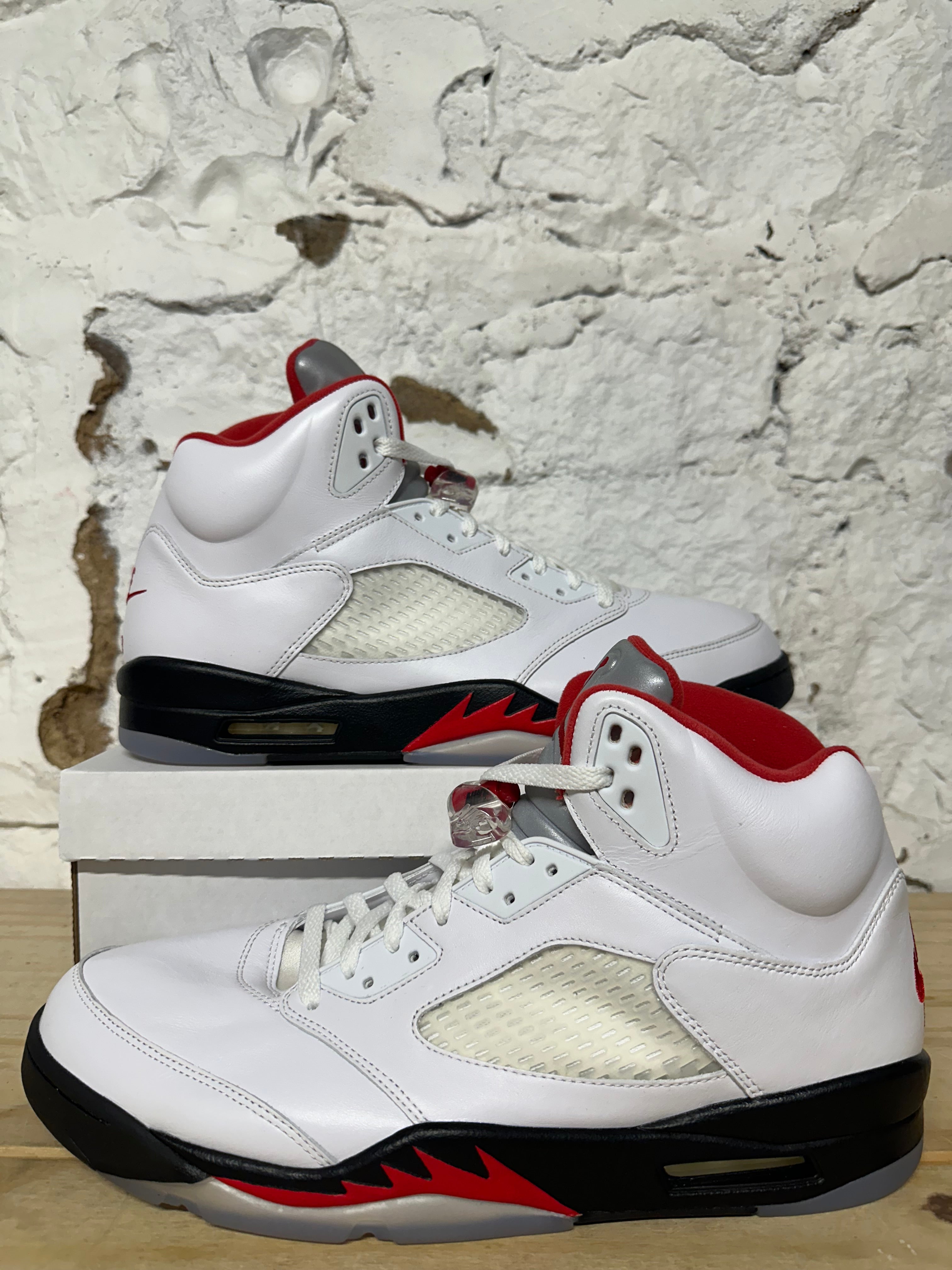 Air Jordan 5 Fire Red Sz 14 DS