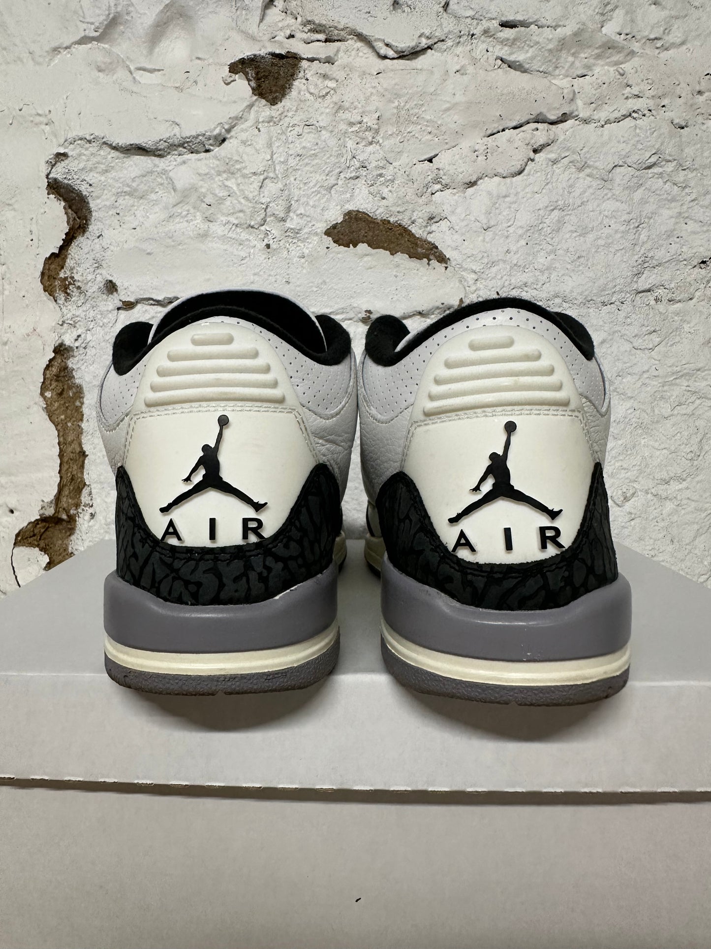 Air Jordan 3 Cement Grey Sz 7Y