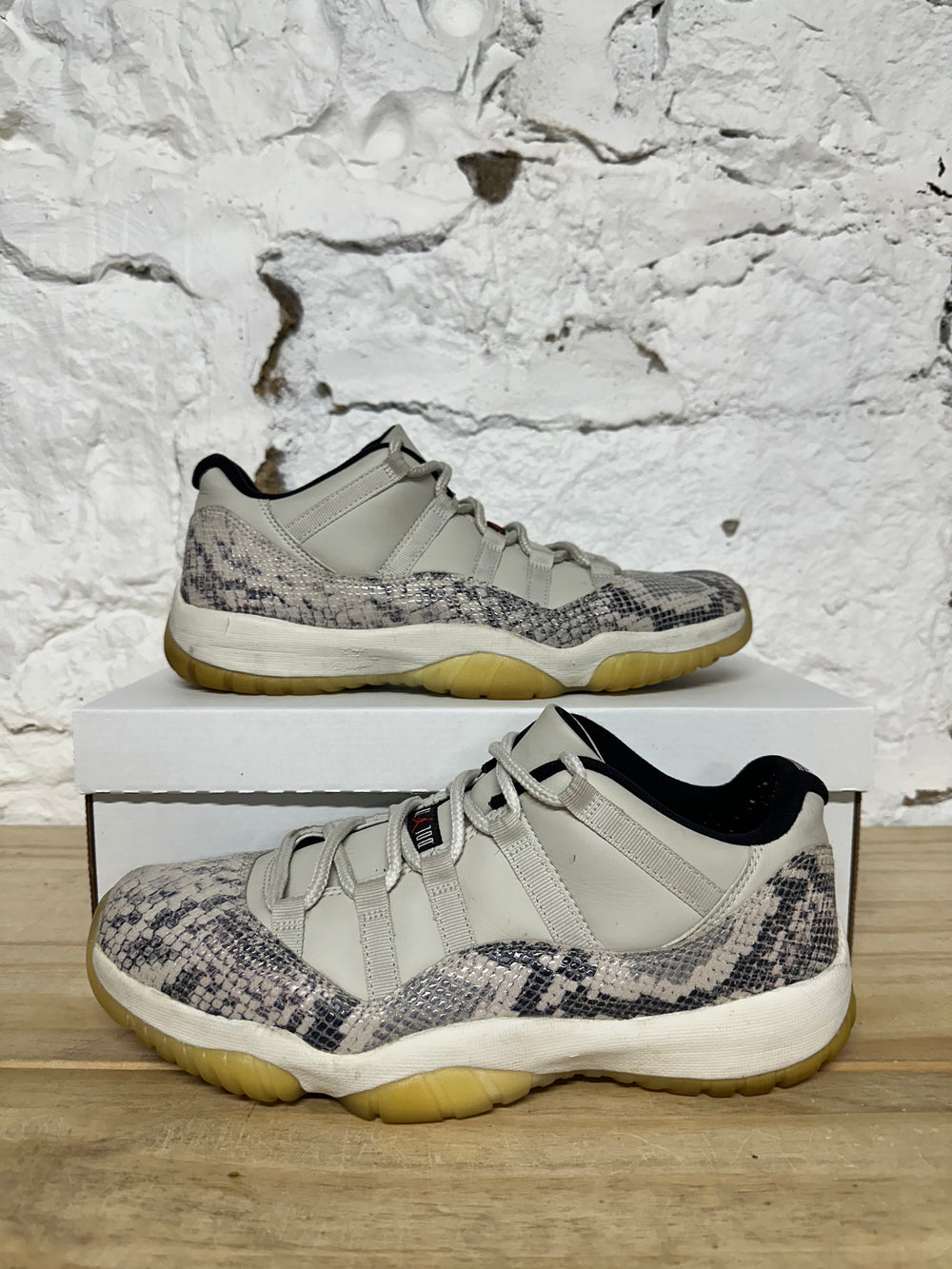 Air Jordan 11 Low Bone Snakeskin Sz 10
