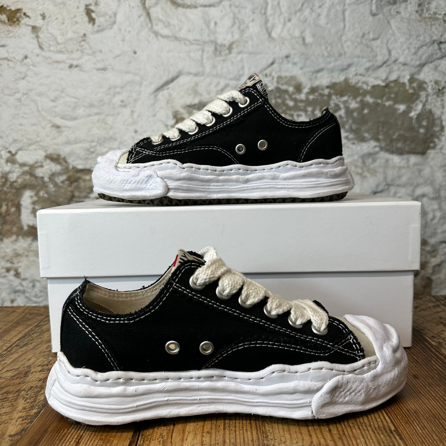 Maison Mihara Black White Hank Sneaker Sz 5 (37)