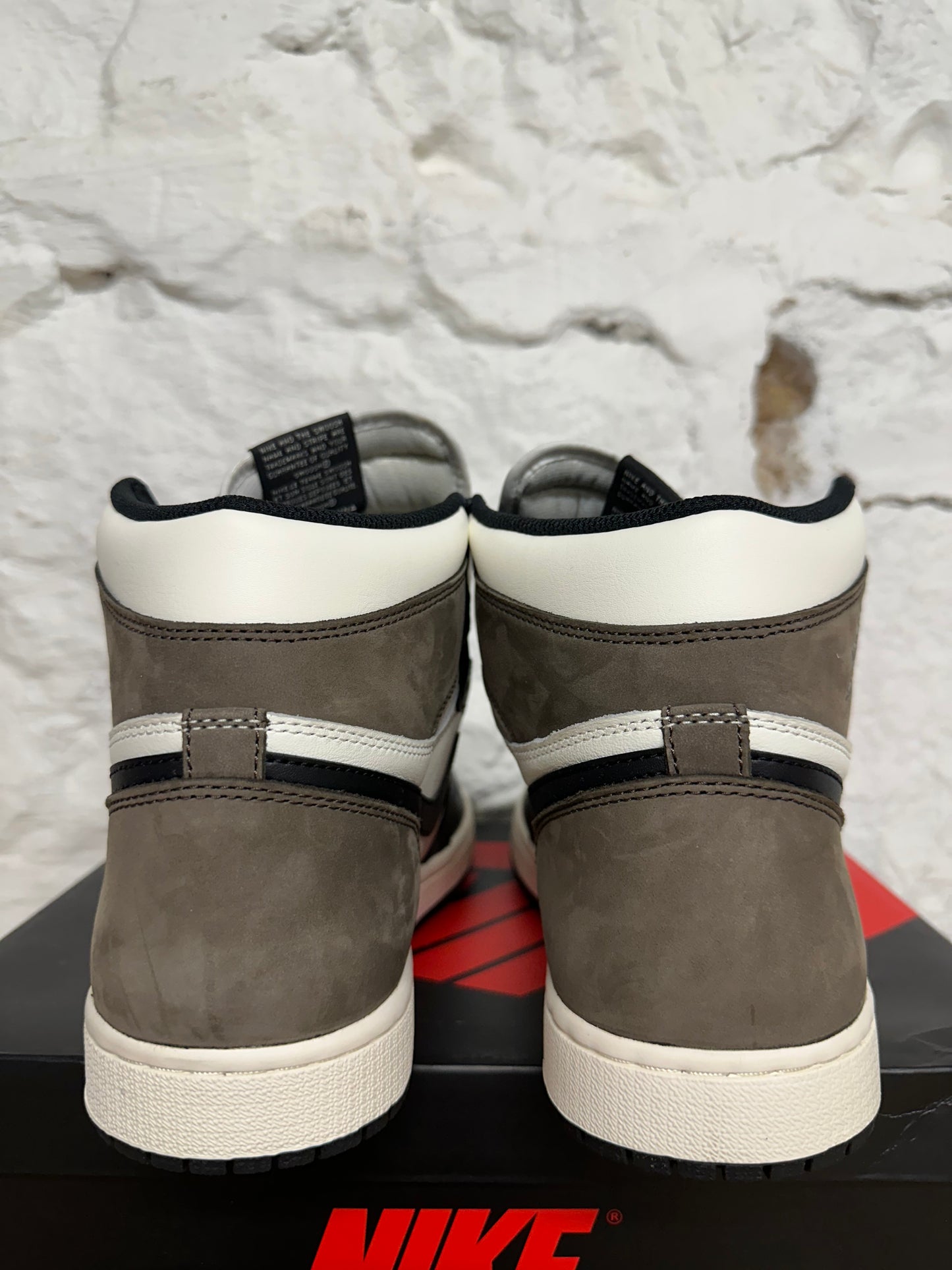 Air Jordan 1 High Dark Mocha Sz 11 DS