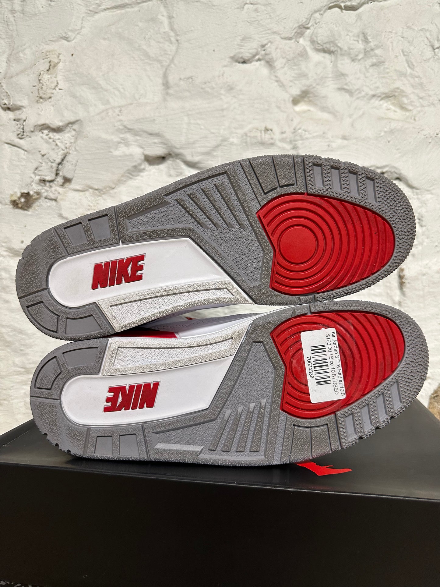 Air Jordan 3 Fire Red sz 10.5