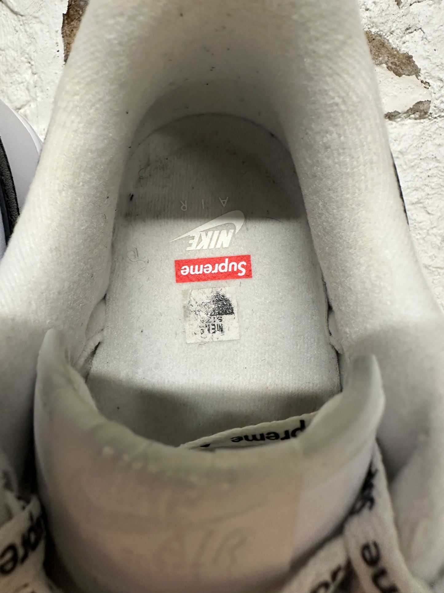 Nike Air Force 1 Low Supreme Black White Sz 9