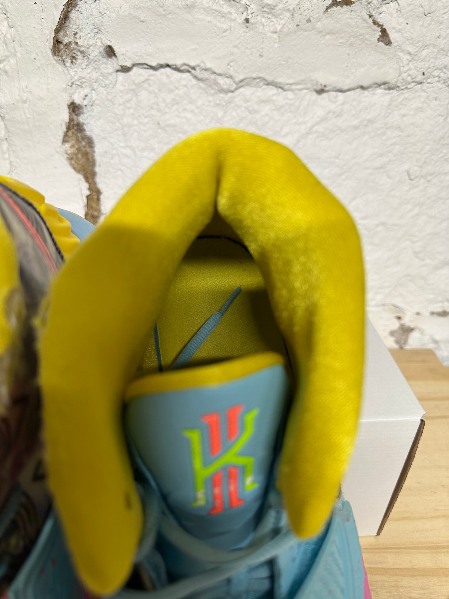 Kyrie 6 Preheat Miami Sz 15