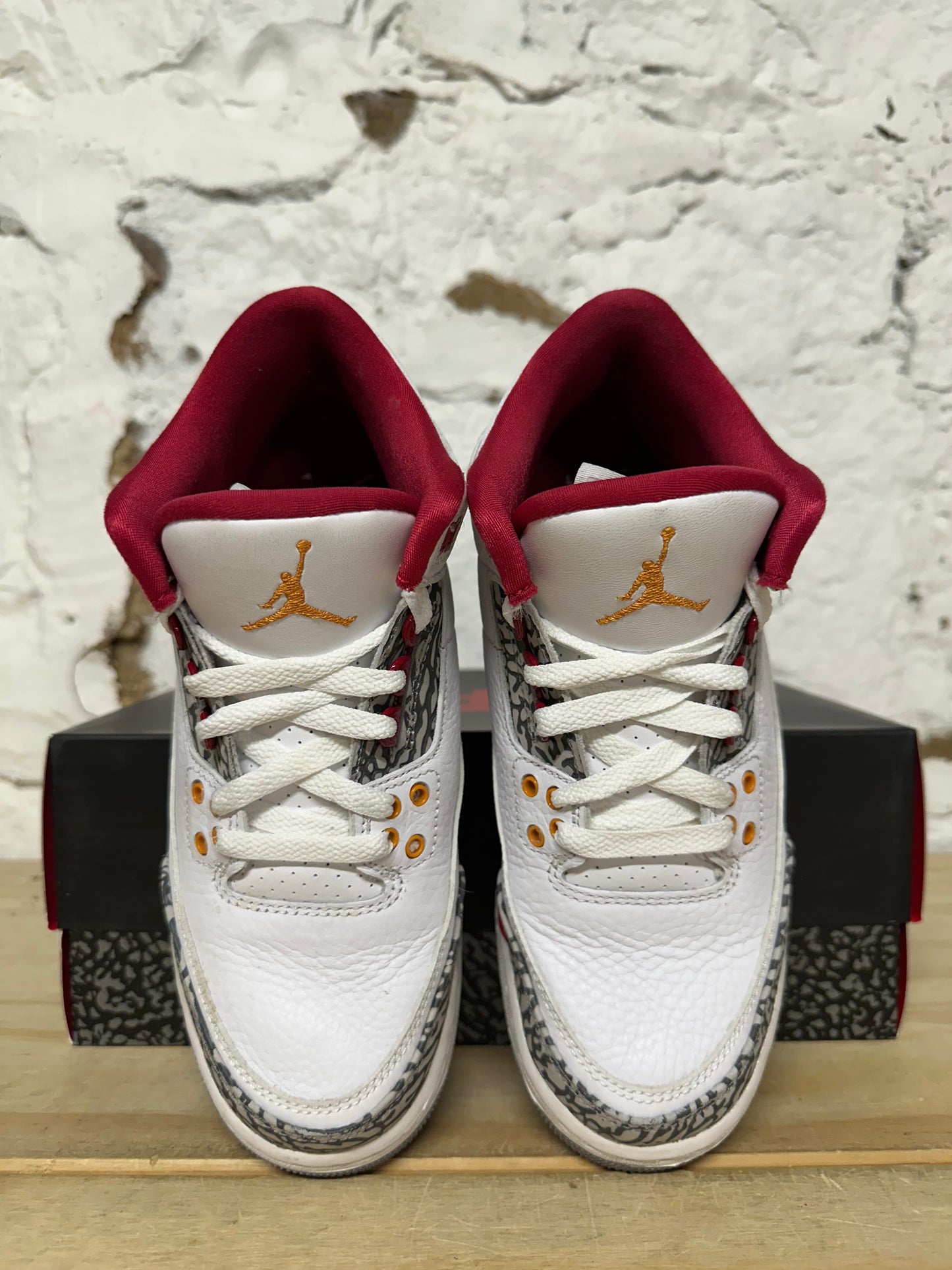 Air Jordan 3 Cardinal Sz 4.5Y