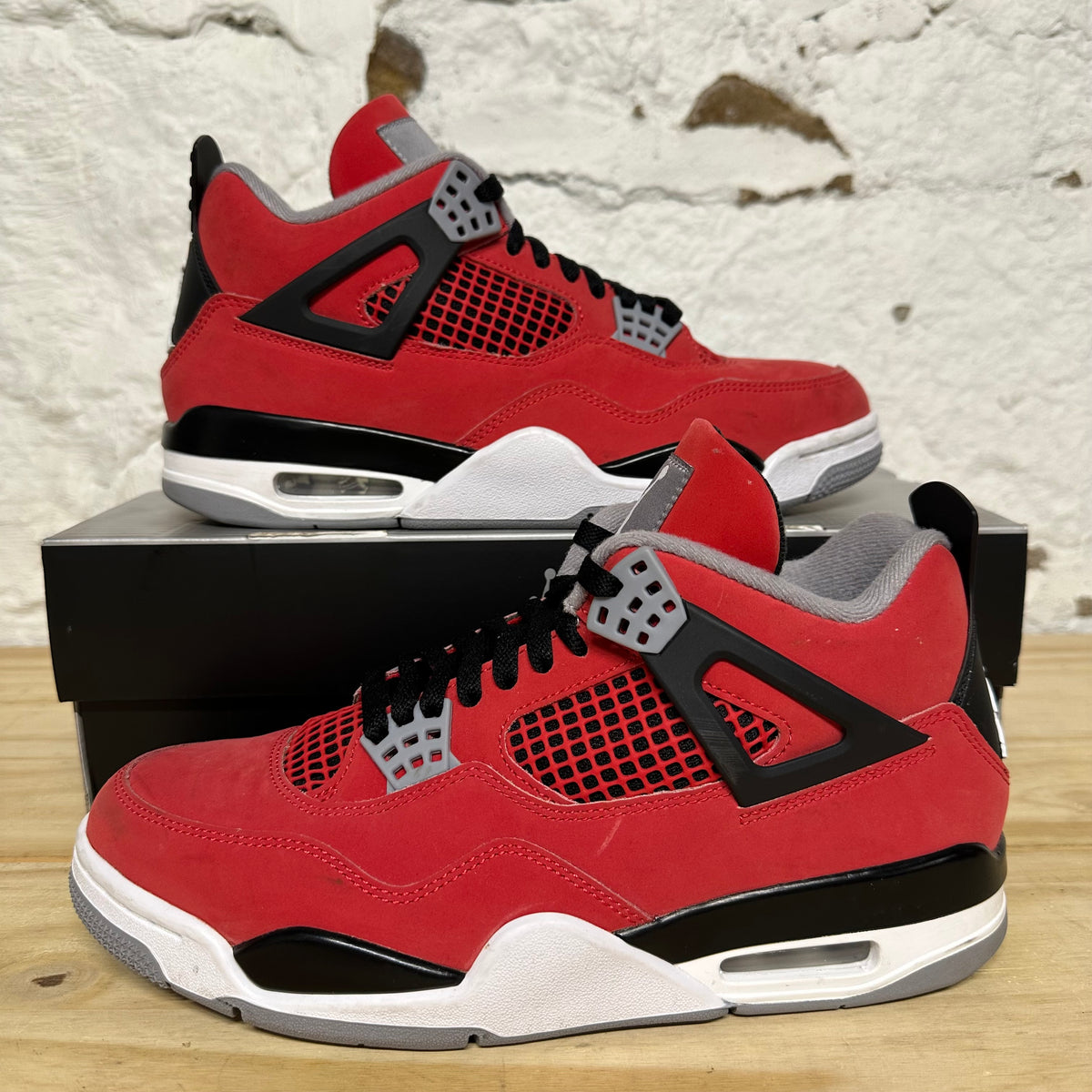 Air Jordan 4 Toro Bravo (2026) Sz 9