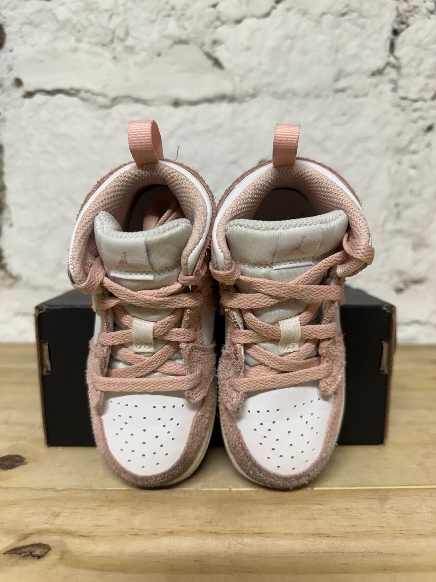 Air Jordan 1 Mid Legend Pink Sz 8C