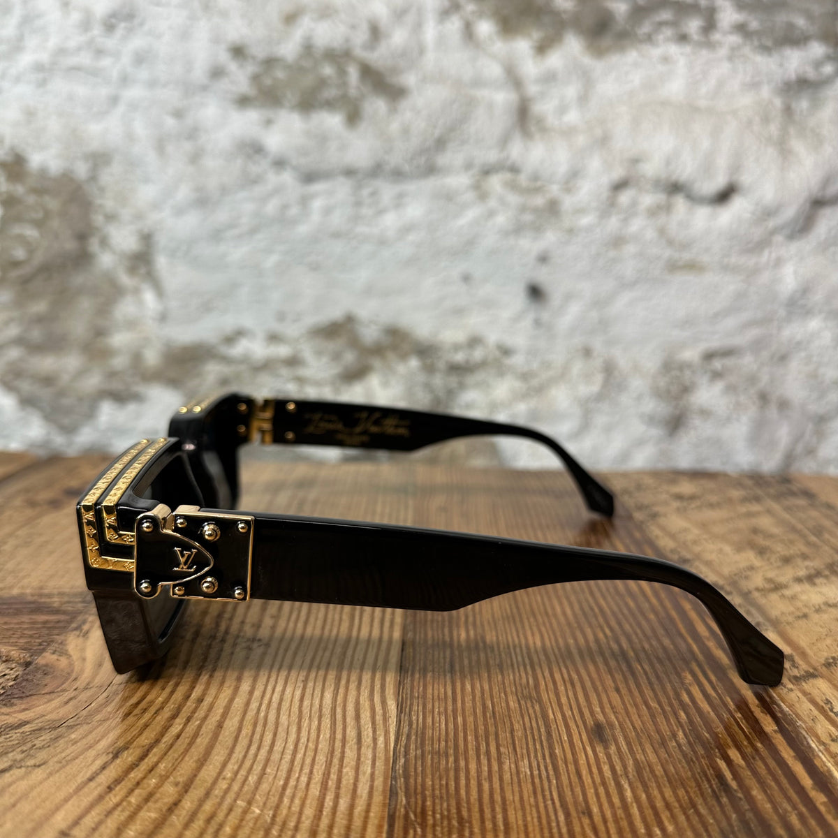 Louis Vuitton Black Millionaire Sunglasses W/ Box