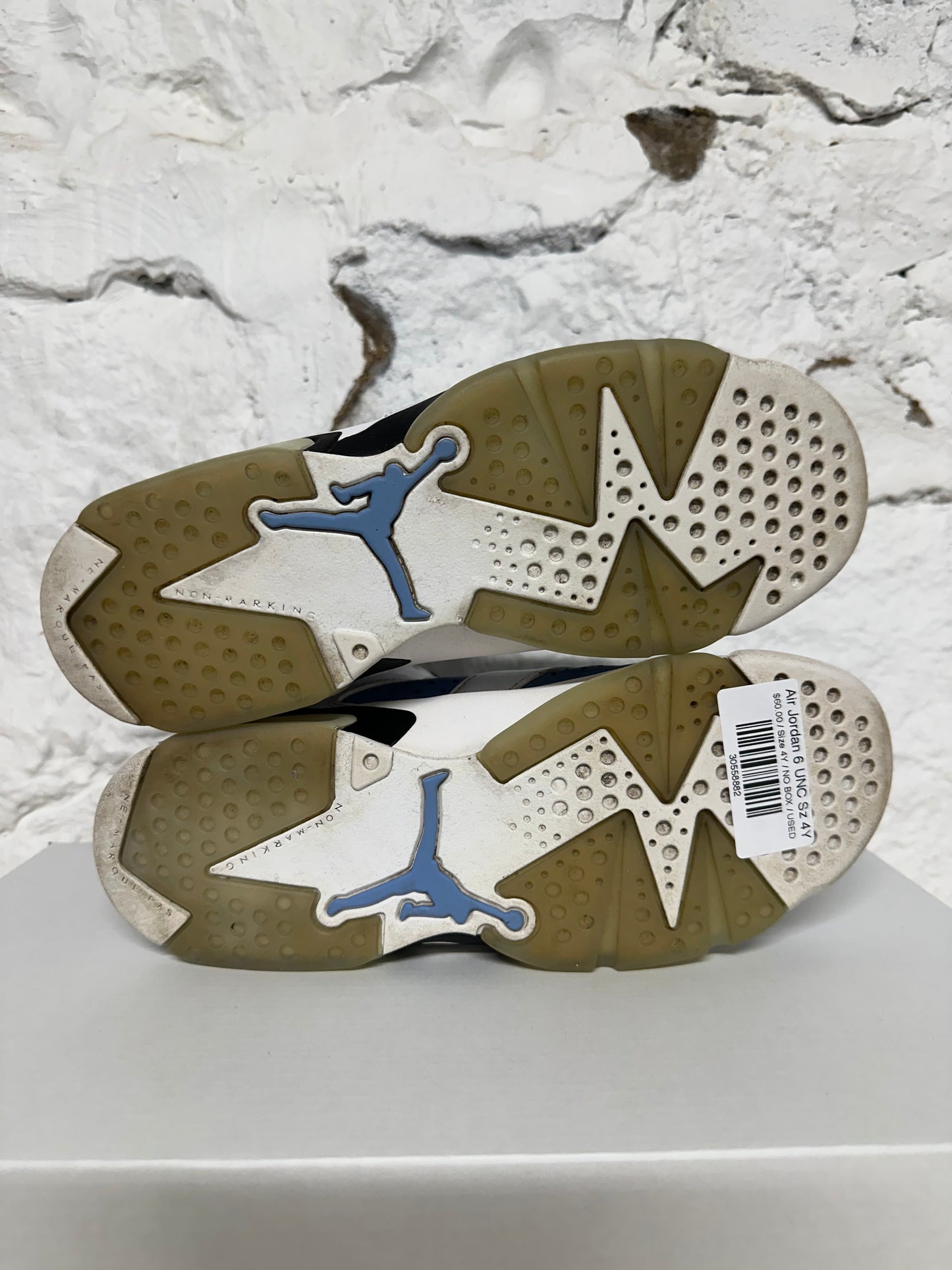 Air Jordan 6 UNC White Sz 4Y