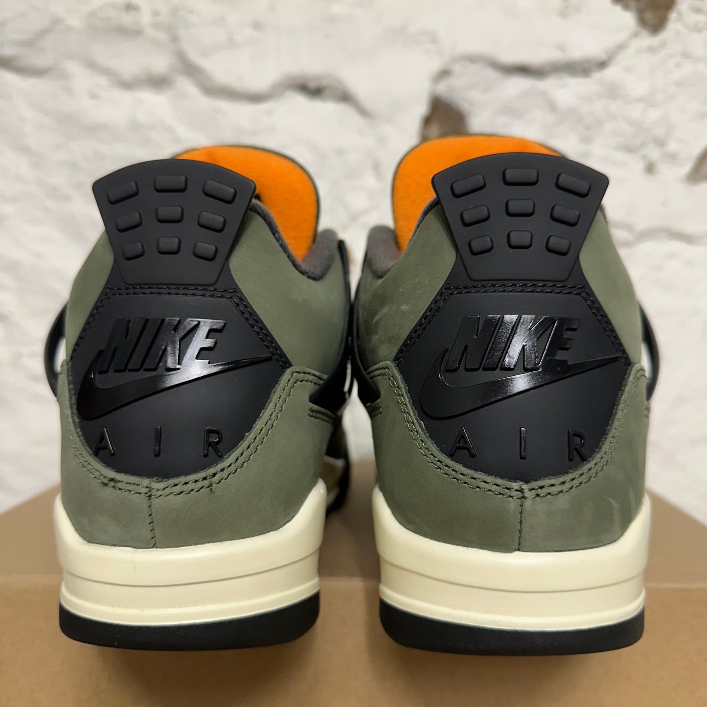 Air Jordan 4 Undefeated Sz 10