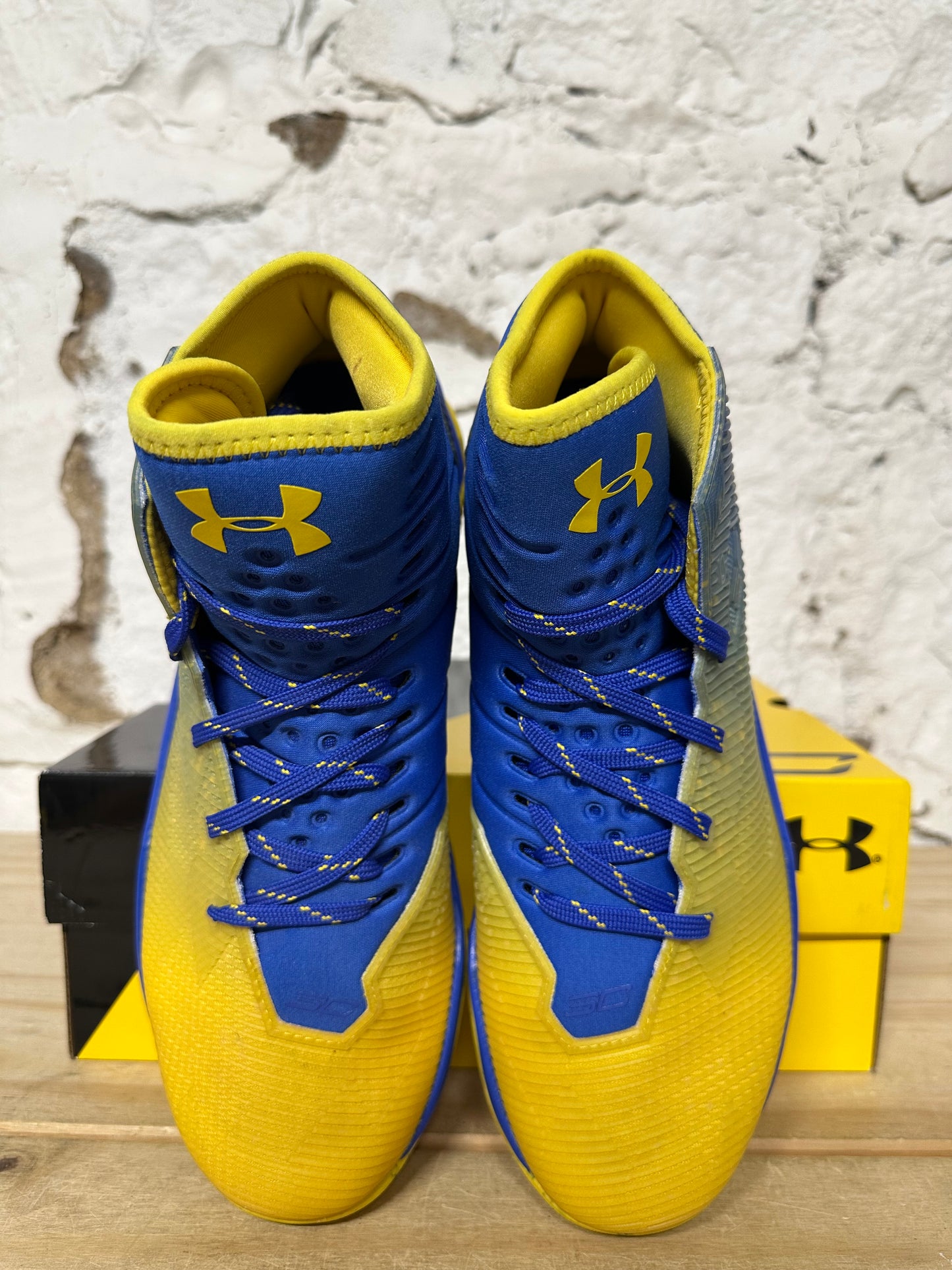 Under Armour Curry 2.5 GSW Sz 10 DS
