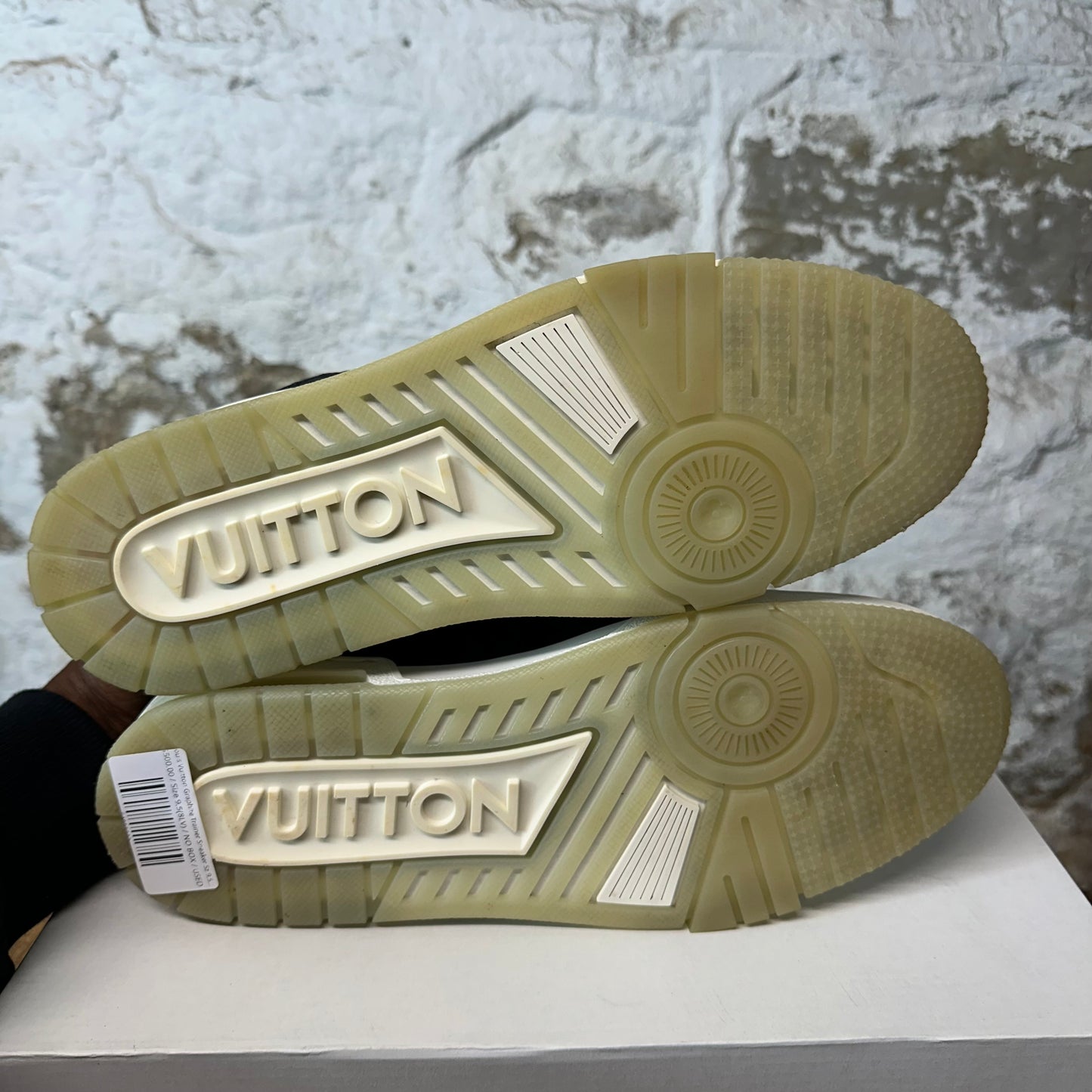 Louis Vuitton Graphite Trainer Sneaker Sz 9.5 (8LV)