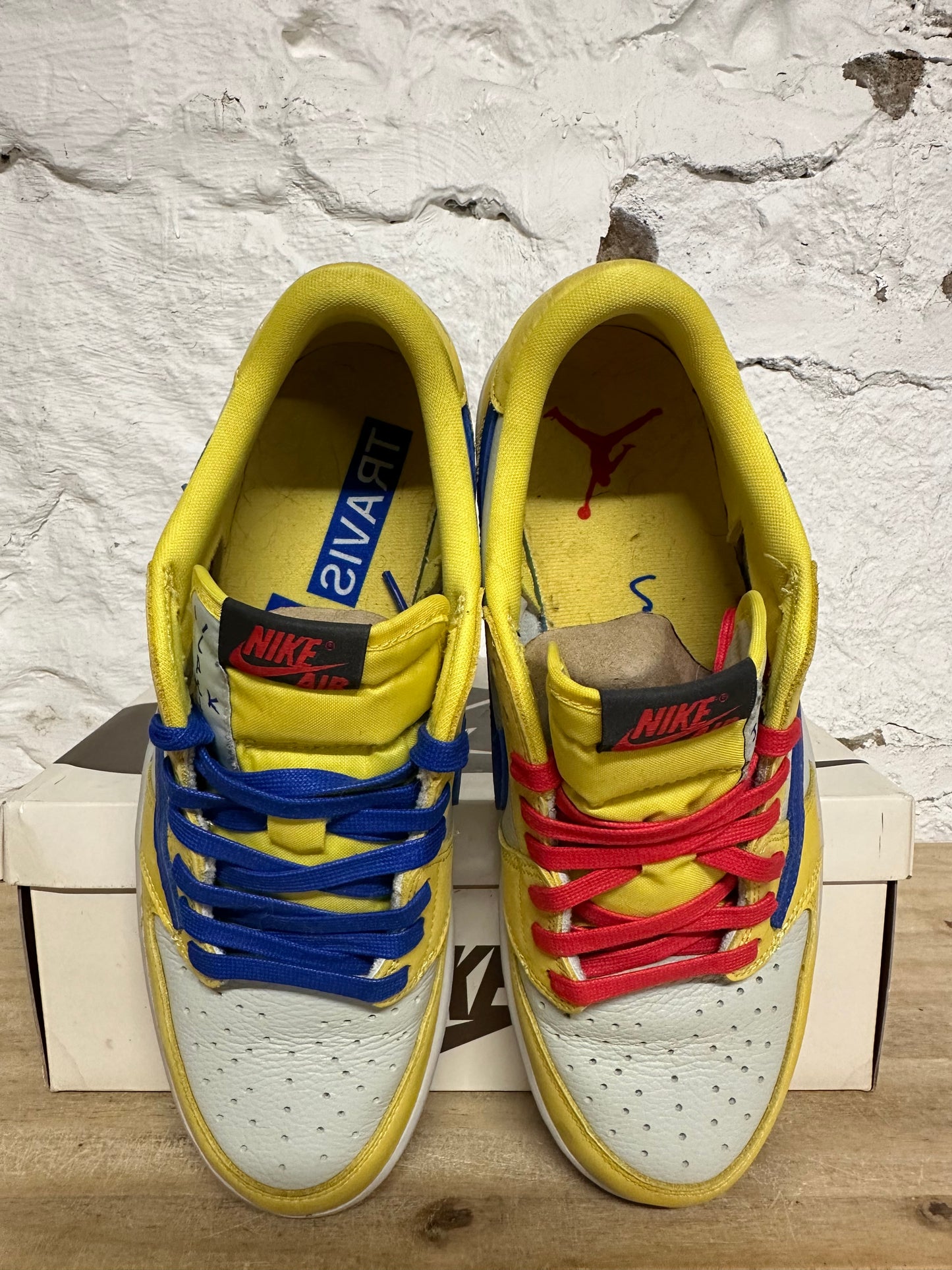 Air Jordan 1 Low Travis Scott Canary Sz 9 (10.5W)