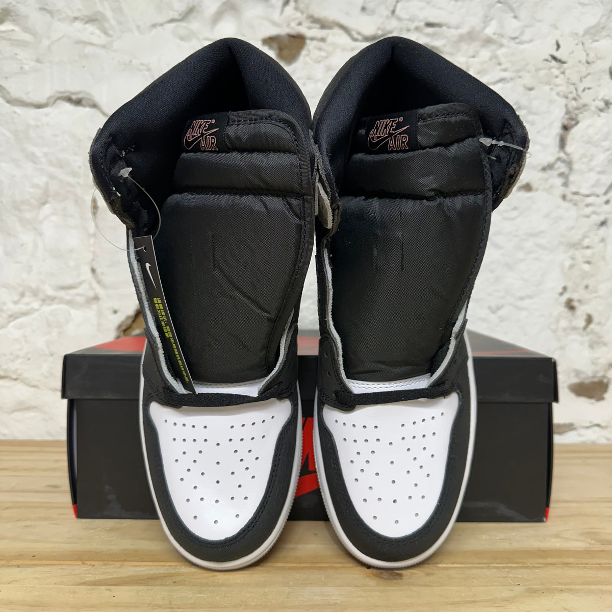 Air Jordan 1 High Bleached Coral Sz 10.5 DS